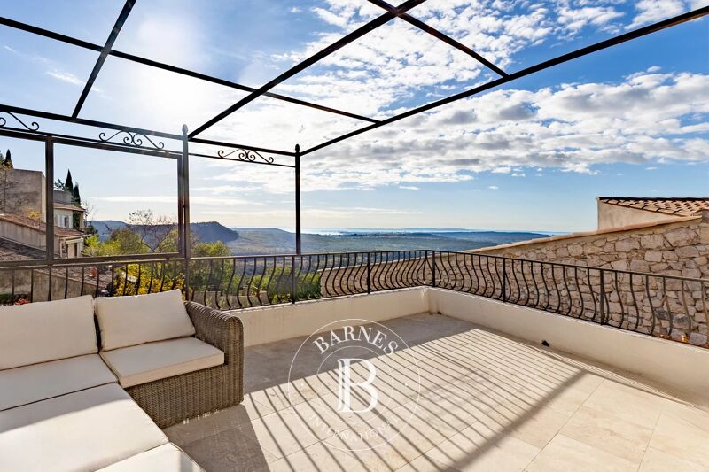 NEAR AIX-EN-PROVENCE – 101M2 VILLAGE HOUSE – 3 BEDROOMS – TERRACE WITH PANORAMIC VIEW