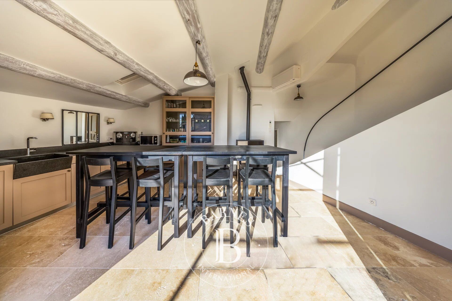 PROCHE AIX EN PROVENCE – MAISON DE VILLAGE 101M2– 3 CHAMBRES – TERRASSE AVEC VUE PANORAMIQUE - picture 3