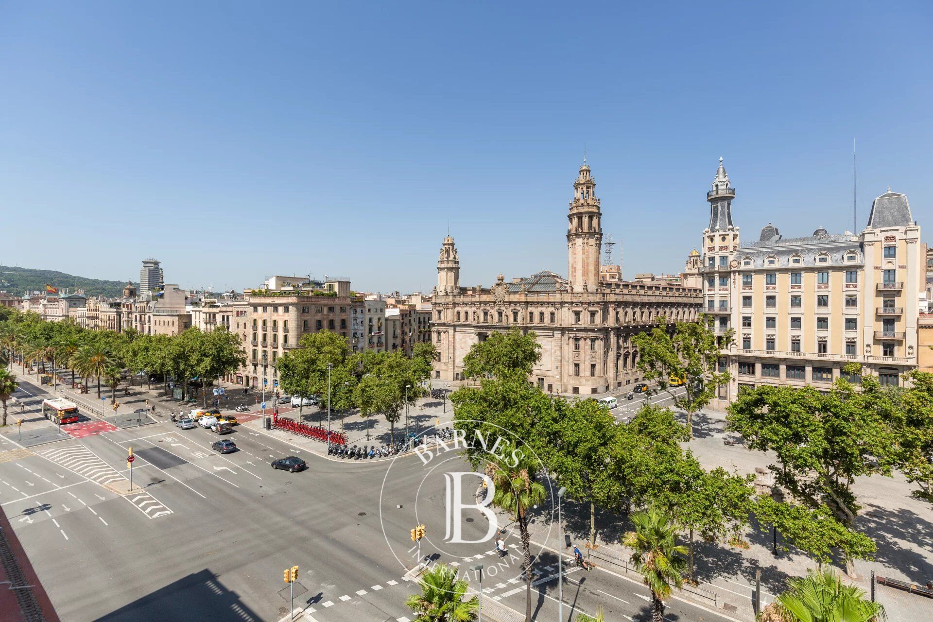 Vivir sobre el Port Vell en un luminoso ático - picture 2