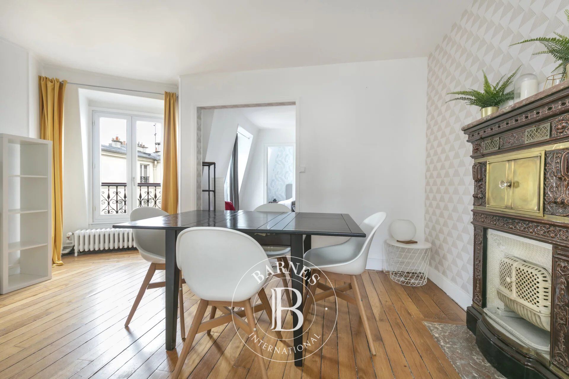 Arc de Triomphe/Ternes - Vue dégagée - Dernier étage - Ascenseur - Très lumineux - 3 pièces - picture 3