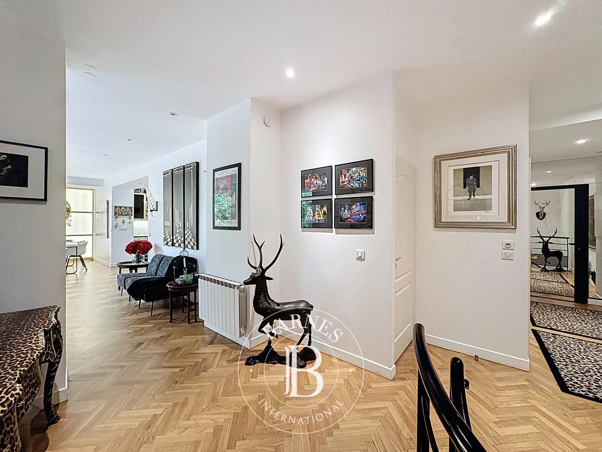 Piso Paris 8ème - picture 3