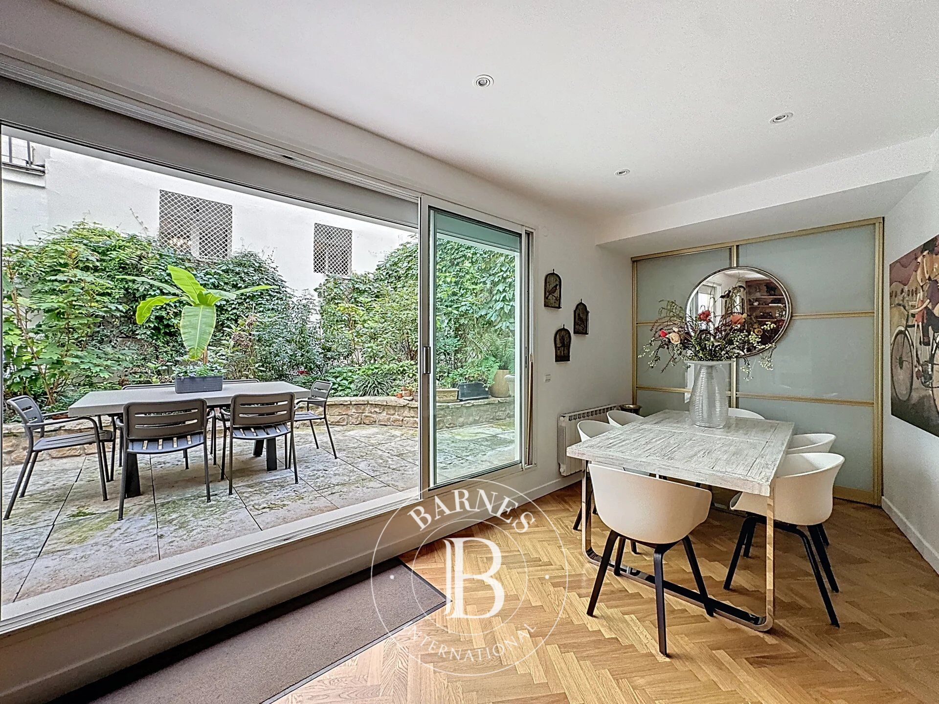 Piso Paris 8ème - picture 1