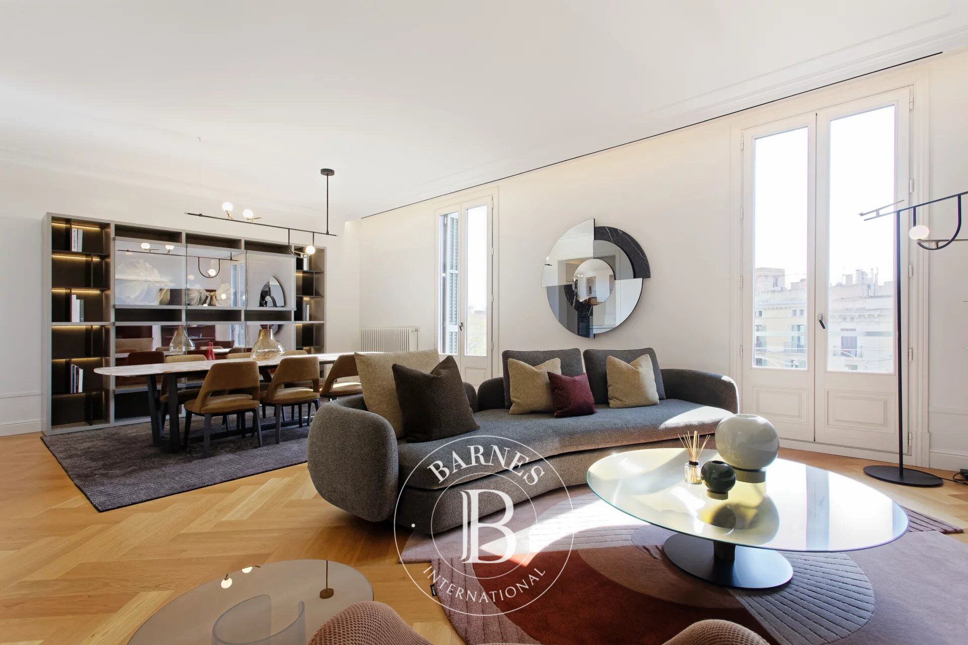 Résidence inspirée par Le Sainte-Anne avec finitions design dans un immeuble prestigieux avec concierge, piscine sur le toit et salle de sport - picture 1