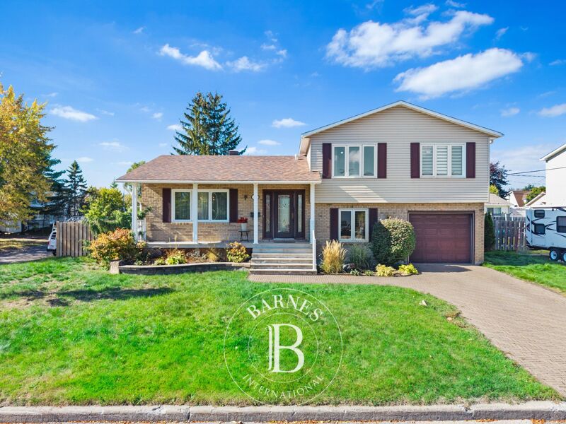 For Sale House | Laval (Sainte-Rose) - picture 1