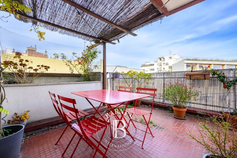 For Sale Apartment | Paris 18ème - picture 1