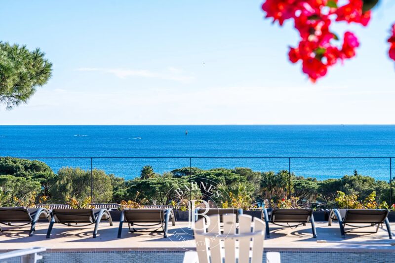 SAINTE-MAXIME - CALIFORNIAN VILLA - UNOBSTRUCTED SEA VIEW