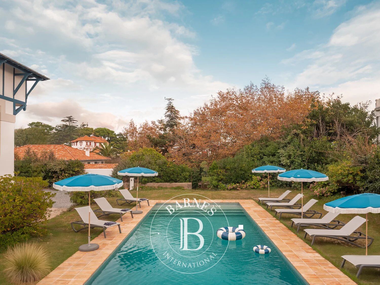 BALEA – Magnífica villa contemporánea diseñada por un arquitecto, con piscina climatizada, a un paso del océano – Biarritz - picture 1