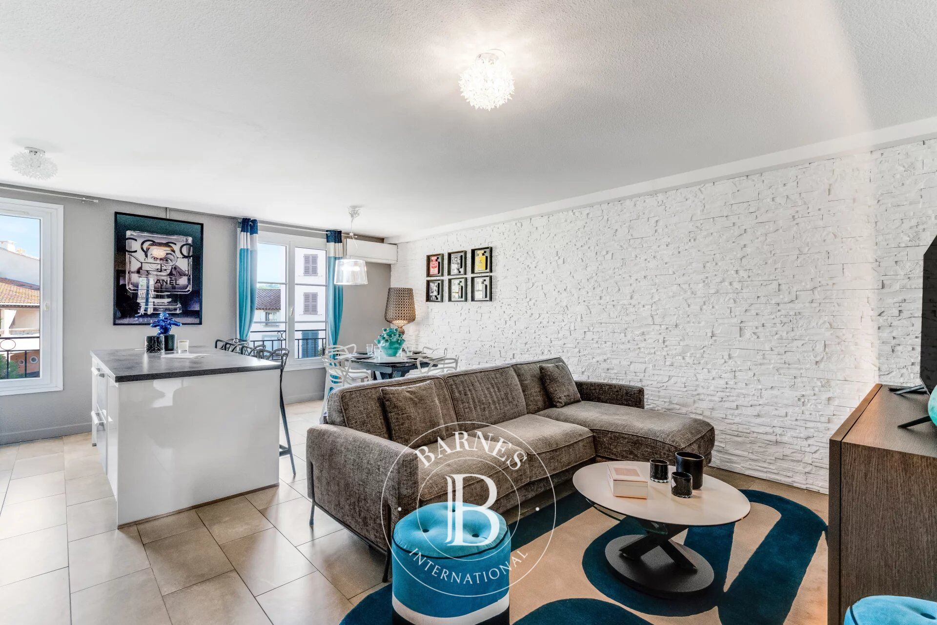 SAINT TROPEZ - 3 BEDROOMS APARTMENT - CITY CENTER - picture 1