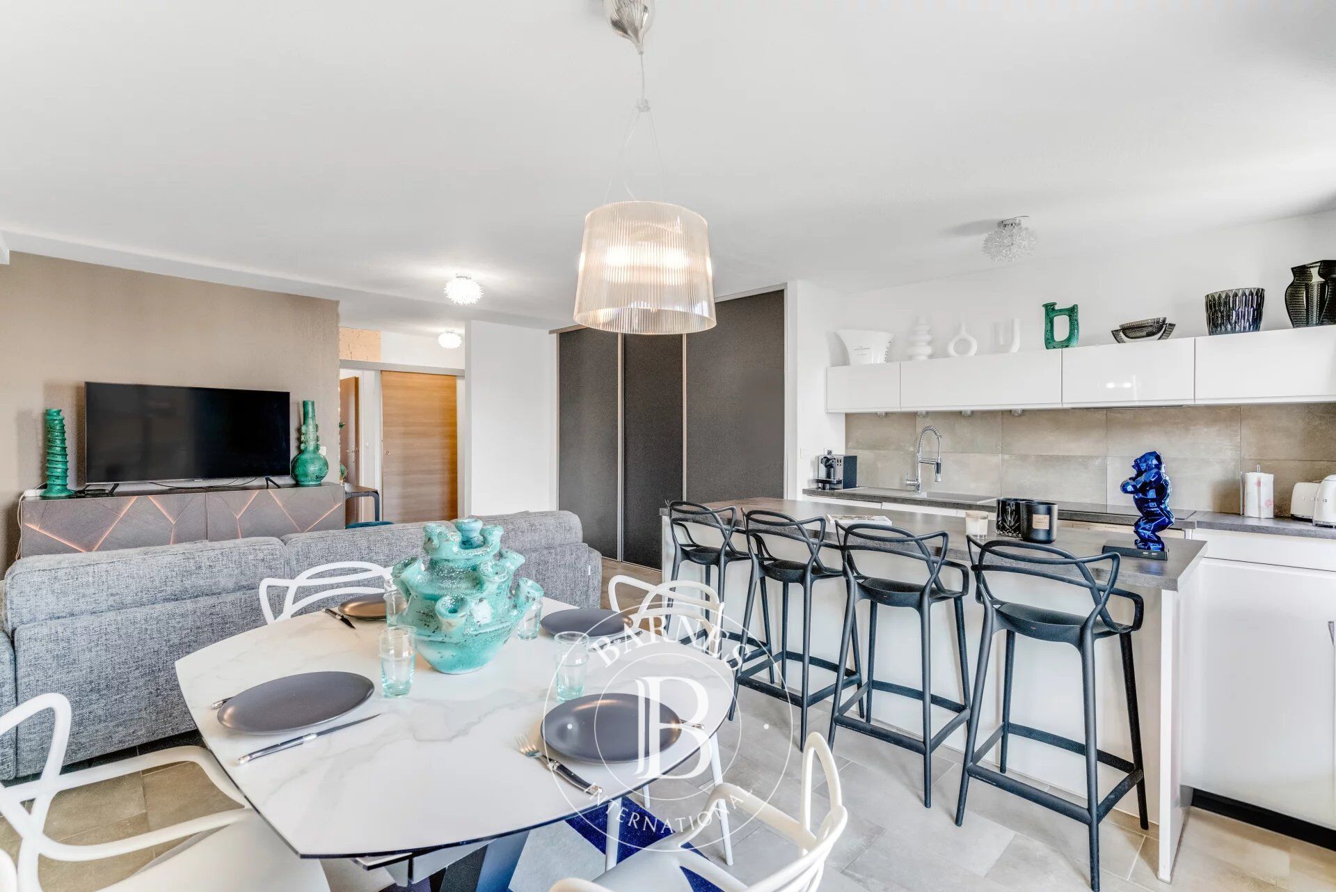 SAINT TROPEZ - 3 BEDROOMS APARTMENT - CITY CENTER - picture 3