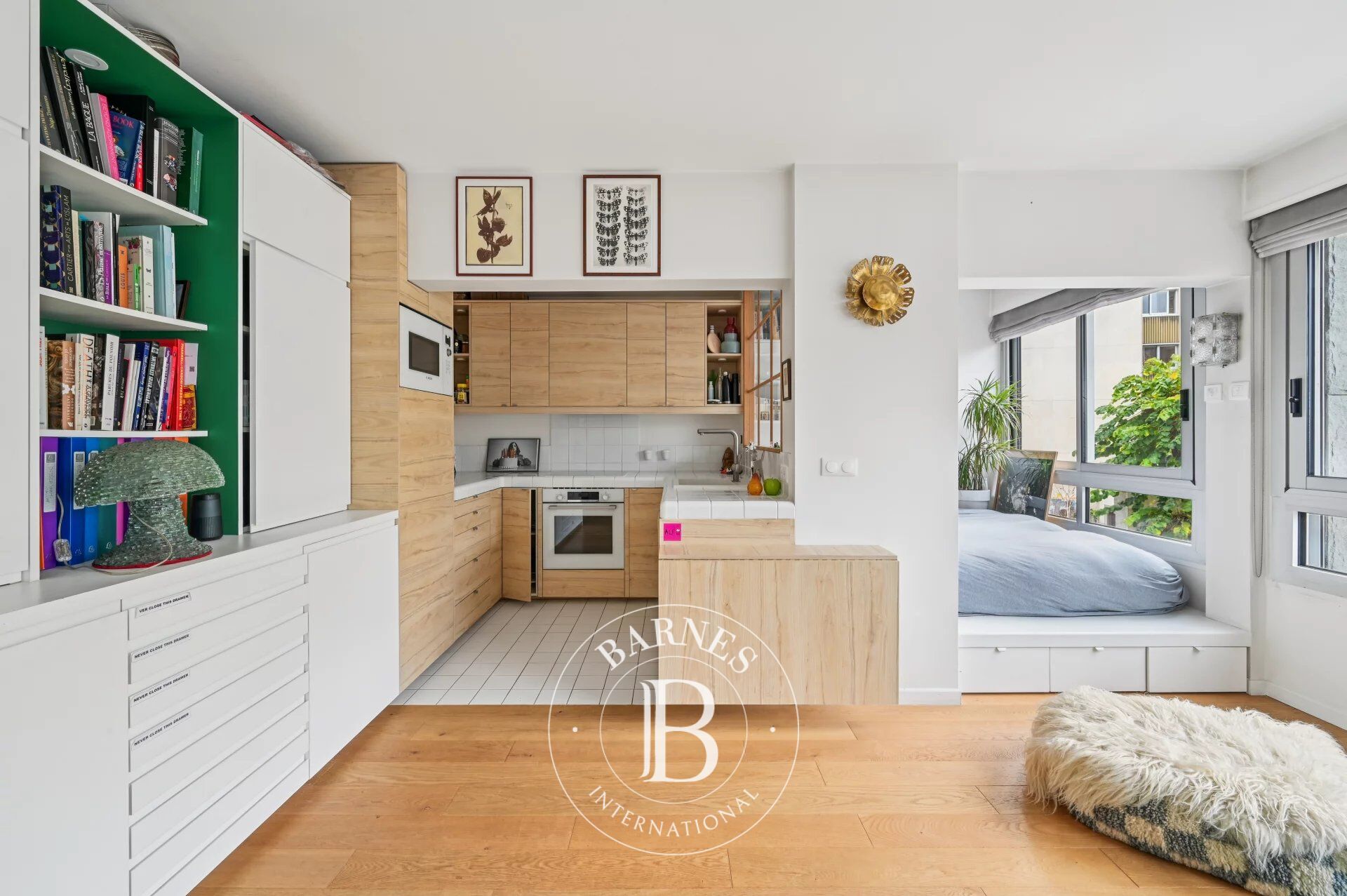 Exclusive listing - Paris 16 - Auteuil - Large studio apartment - Renovated - Bright - picture 2