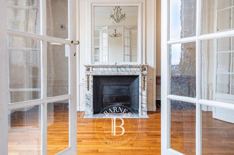 A VENDRE - 1'RER A- APPARTEMENT 3 CHAMBRES -