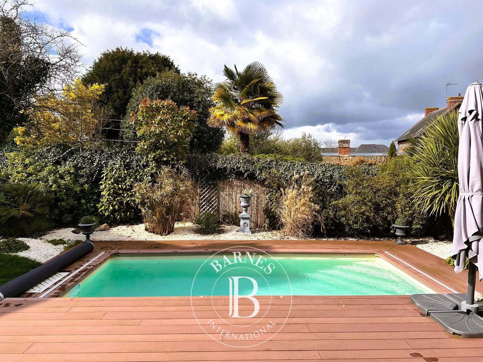 On the outskirts of Rennes - Haussmann-style mansion of almost 260 m² of living space - 489 m² plot - picture 3