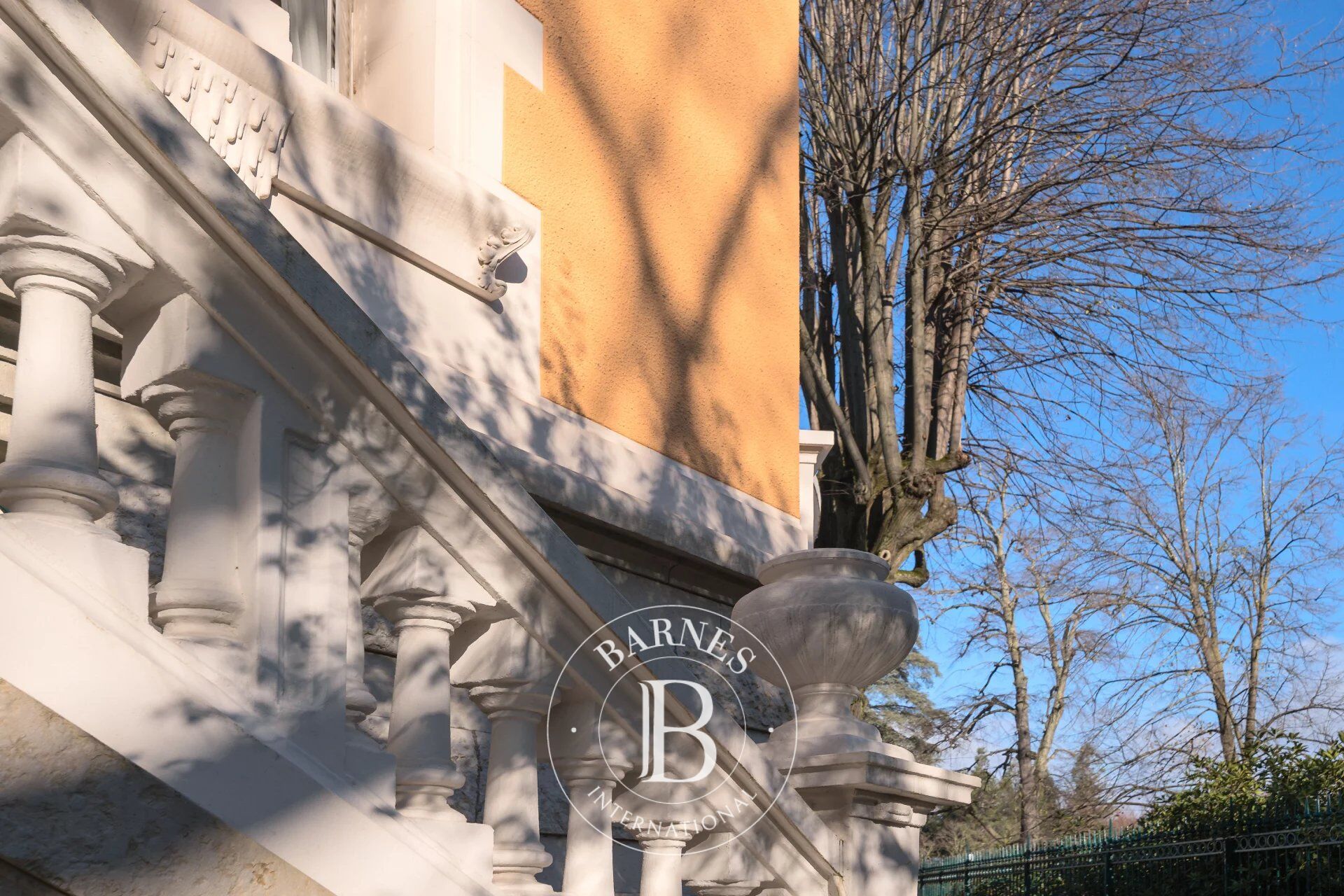 Lyon 6 - Boulevard des Belges - Maison/Appartement de 276m2 - 4 suites - 255m2 de Jardin et Terrasse - Accès Parc - Stationnement - picture 2