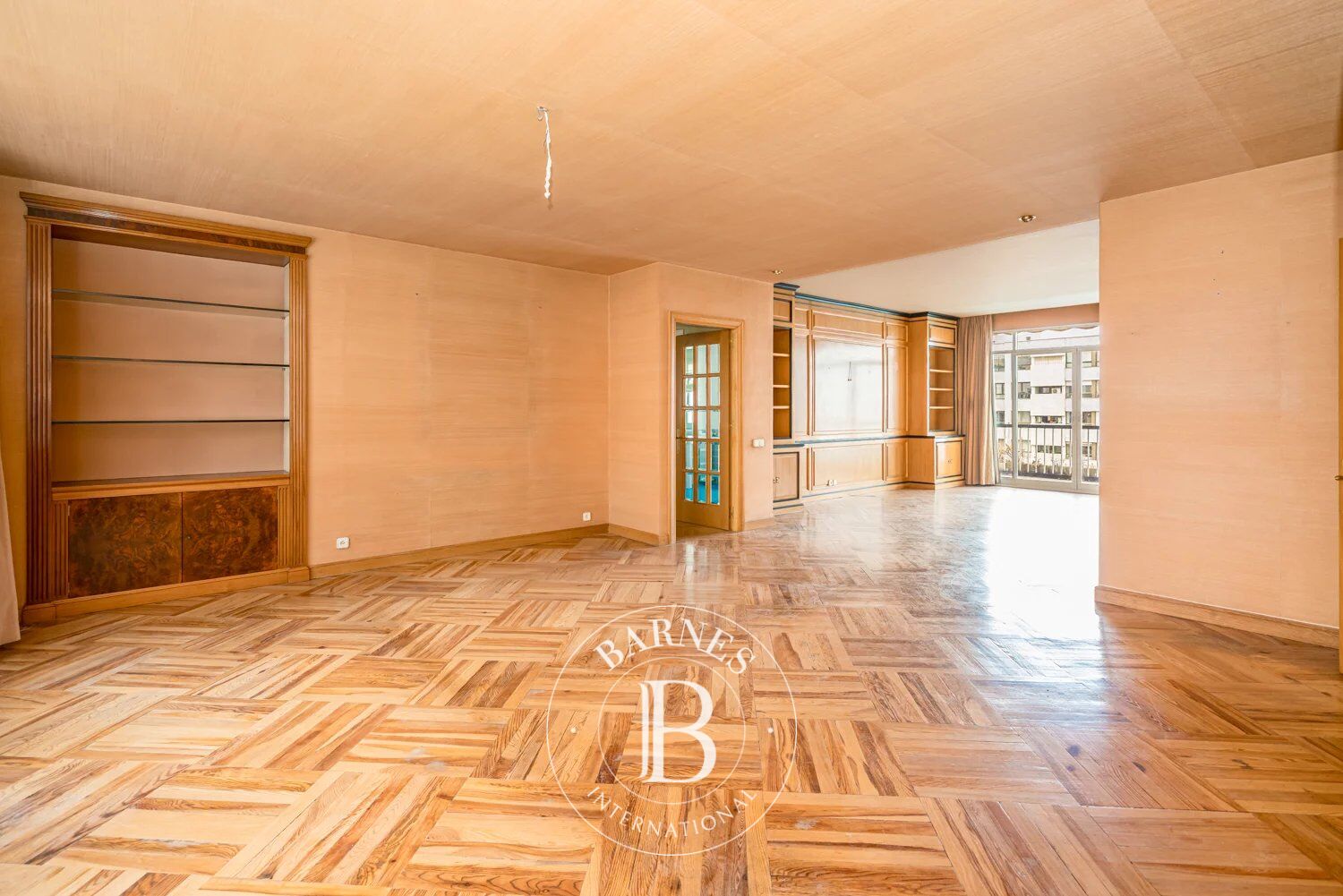 EXCEPCIONAL PROPIEDAD PARA REFORMAR JUNTO A LA CASTELLANA - picture 3