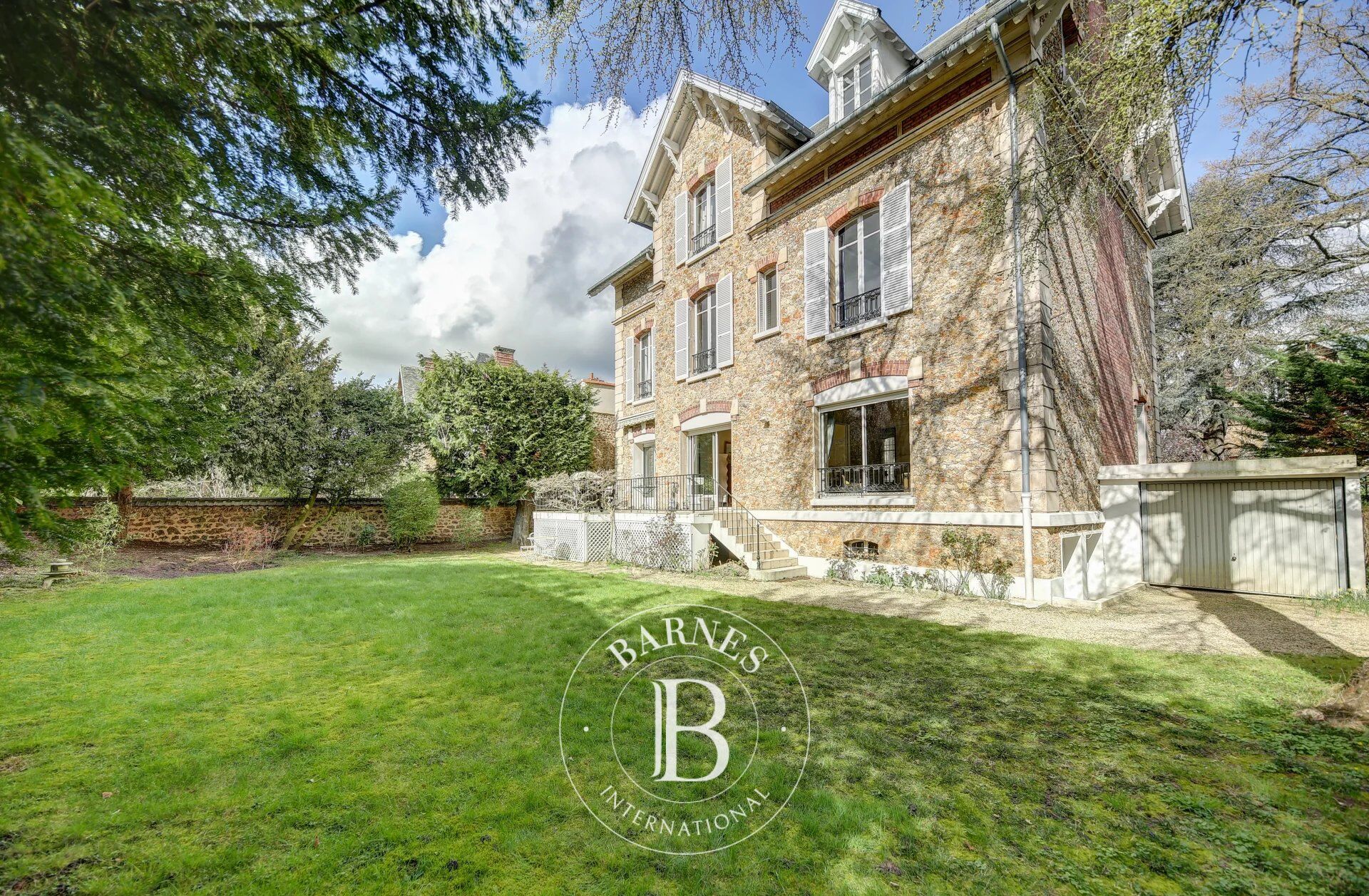 Versailles Right Bank - Buhrstone house - 8 bedrooms - 907m² (9,763 sq ft) parcel - Garage. - picture 1