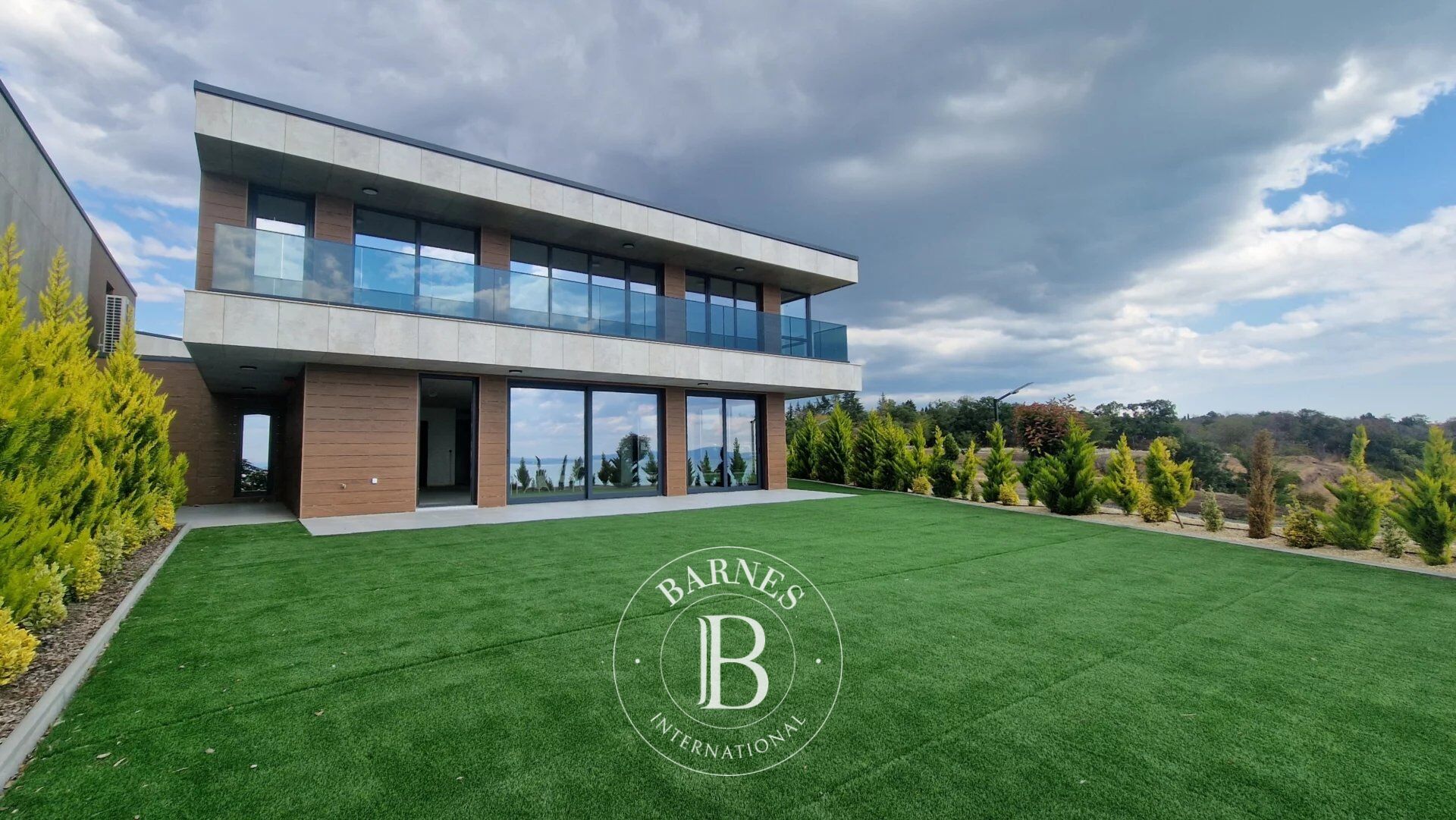 Maison Burgas - picture 1