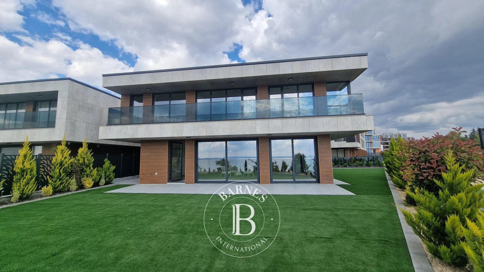 Maison Burgas - picture 2