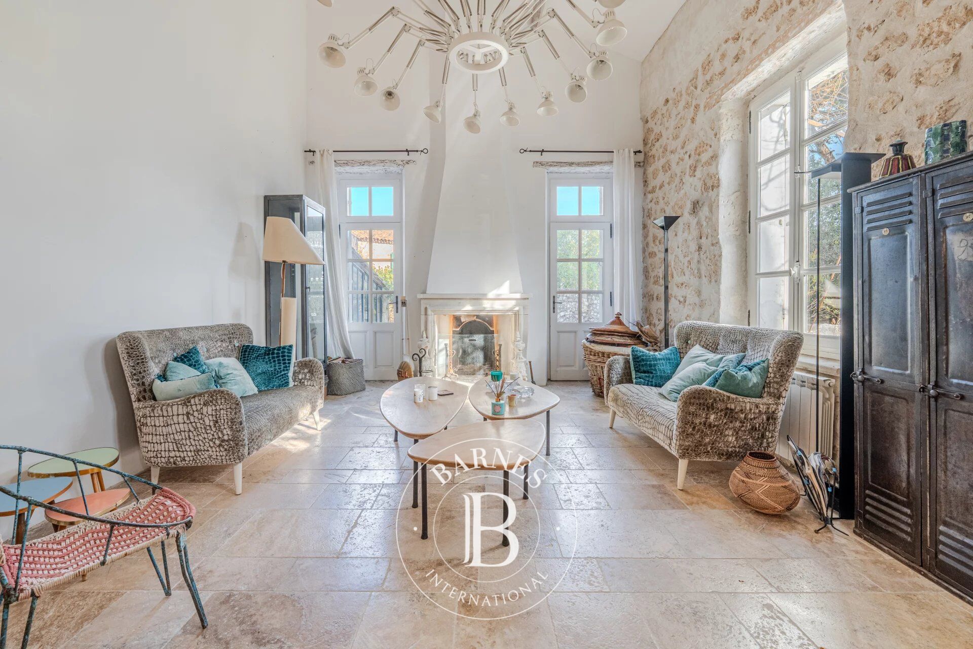 EYGALIERES - MAISON EN PIERRE - 3 CHAMBRES - PISCINE - picture 1