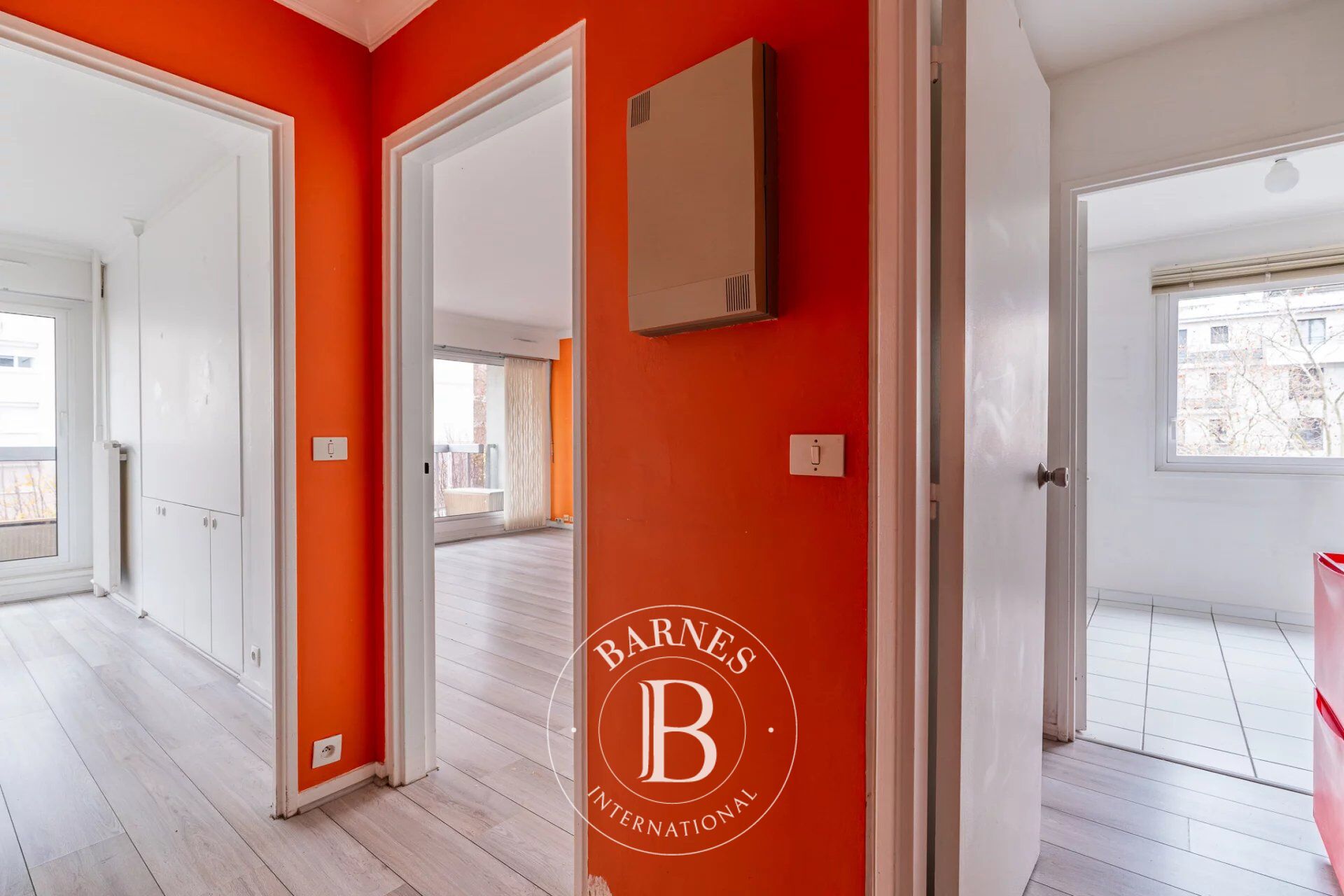 EXCLUSIVE LISTING - NORTH BOULOGNE - 48m² (516 sq ft) 1-bed apartment - picture 2