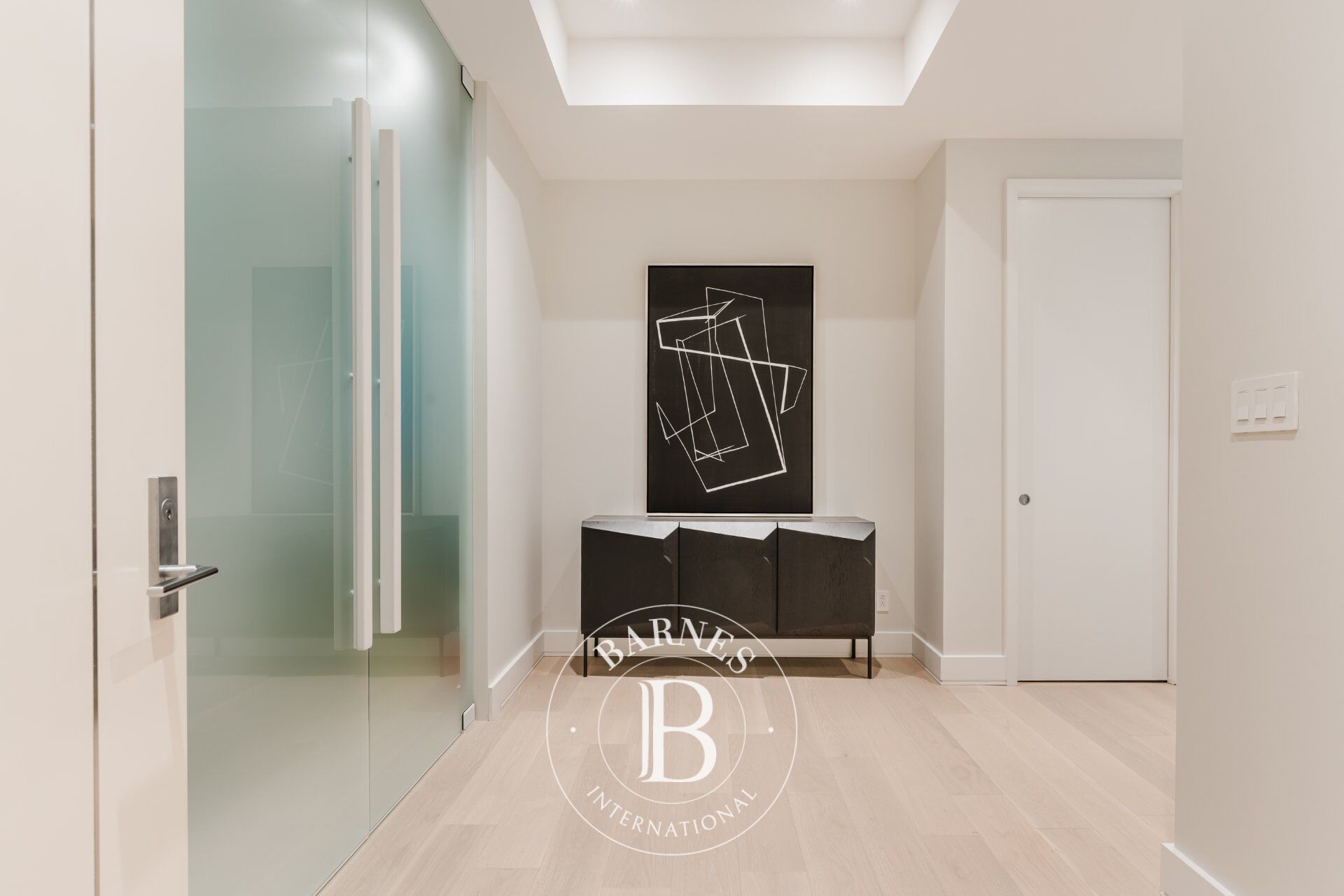 Daire Laval (Laval-sur-le-Lac) - picture 4