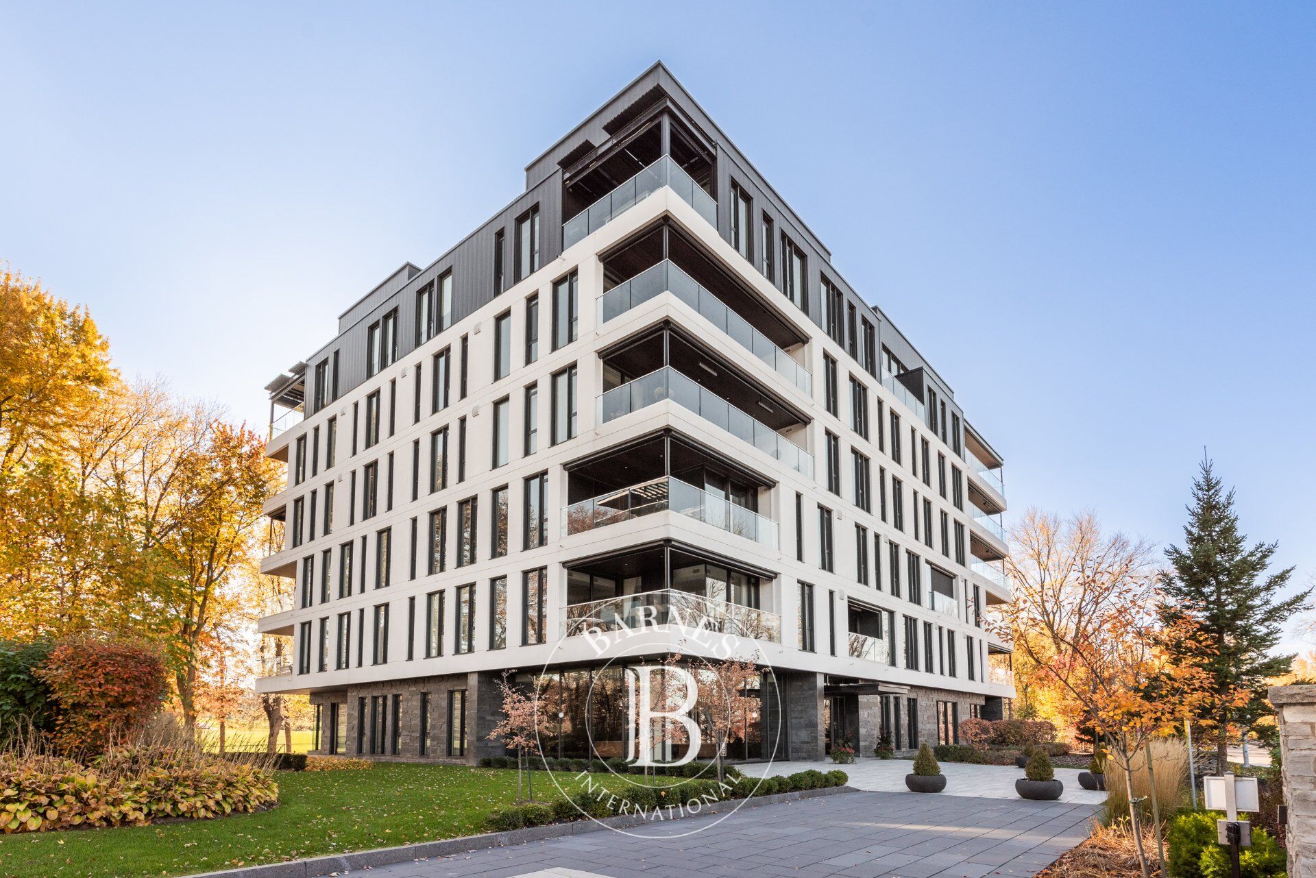 1000 Rue les Érables #305  Laval (Laval-sur-le-Lac) (Laval) - picture 3