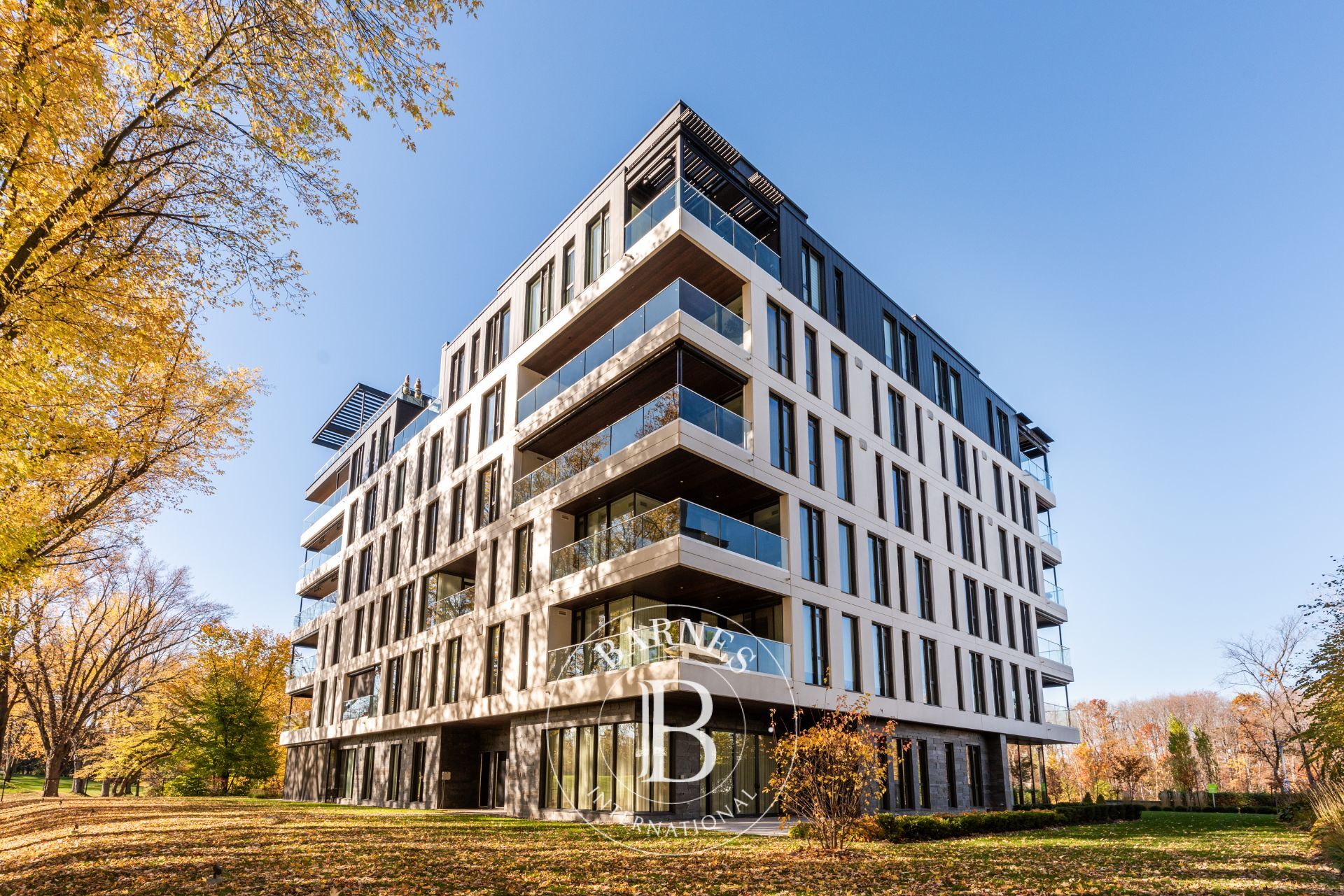 1000 Rue les Érables #305  Laval (Laval-sur-le-Lac) (Laval) - picture 2