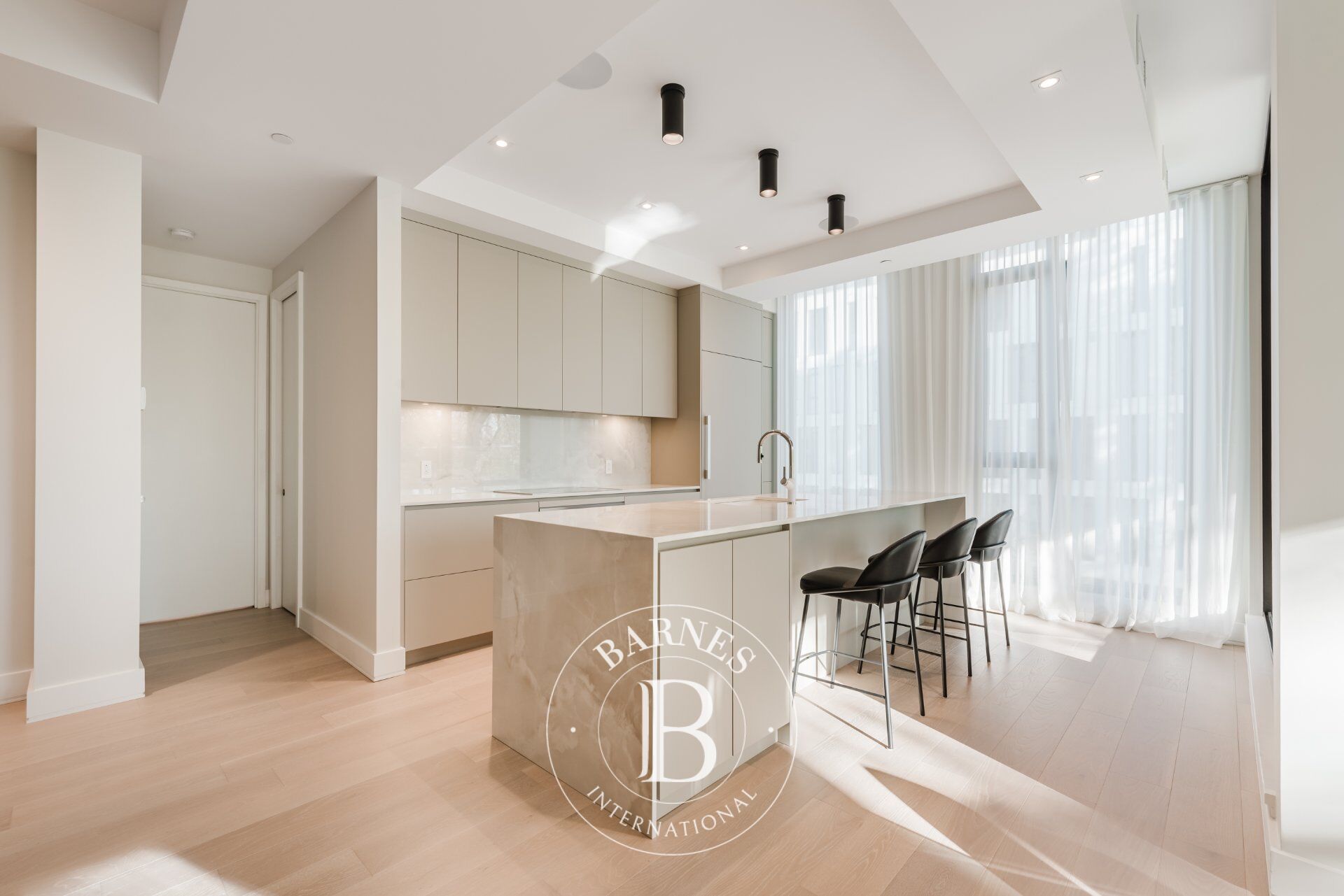 Daire Laval (Laval-sur-le-Lac) - picture 8