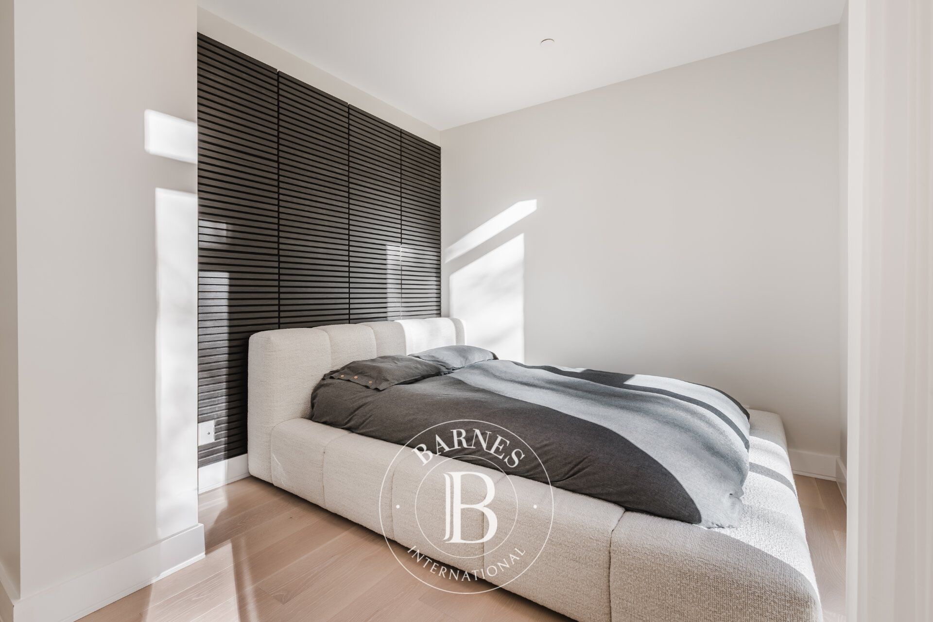 Daire Laval (Laval-sur-le-Lac) - picture 16