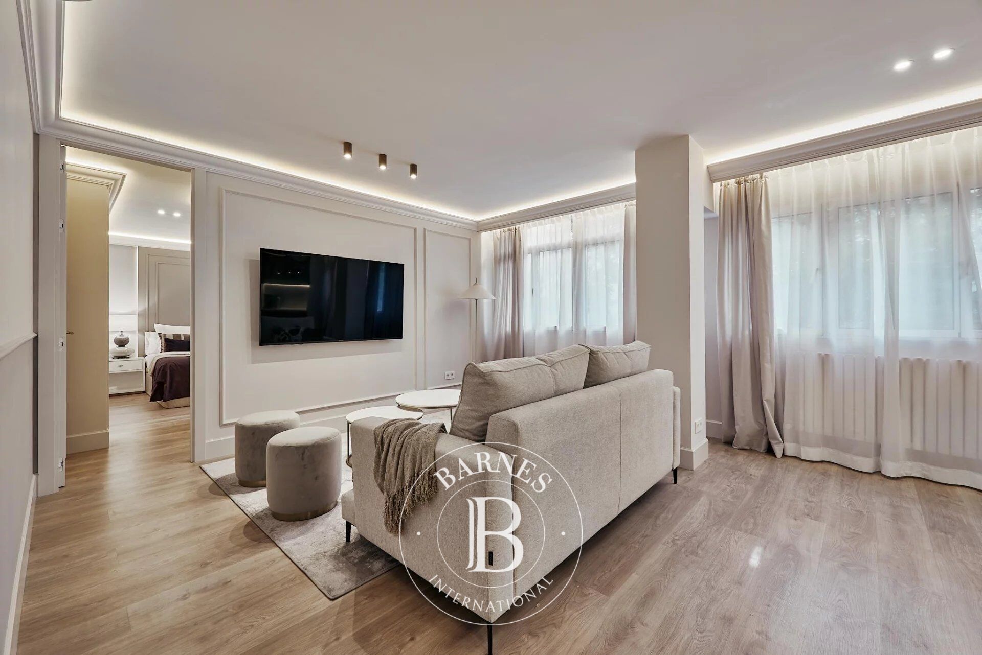 Esclusiva proprietà recentemente ristrutturata e arredata a Lista - picture 3