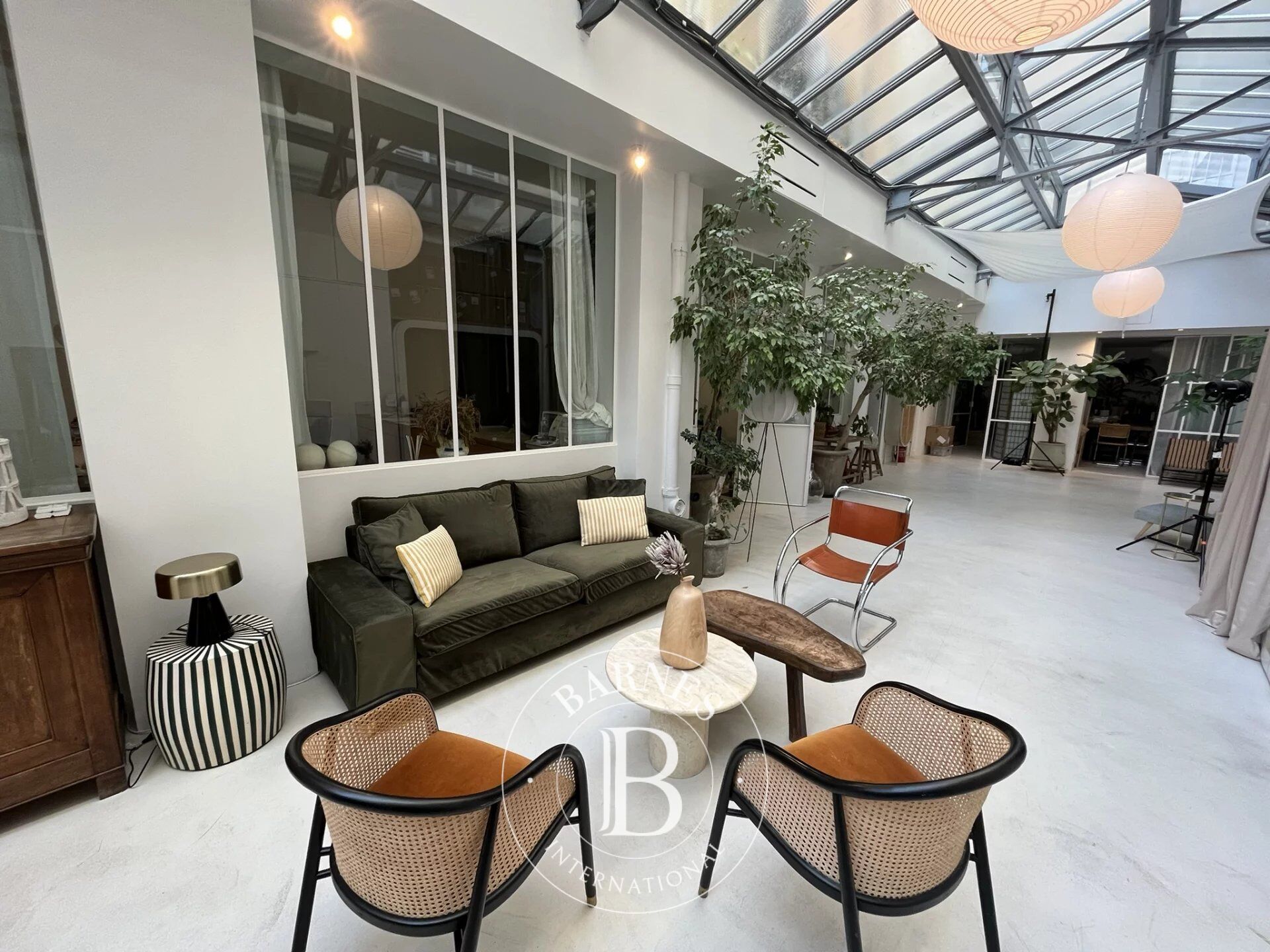 Local industriel - 200 m² - PARIS 11 -  A VENDRE - picture 1