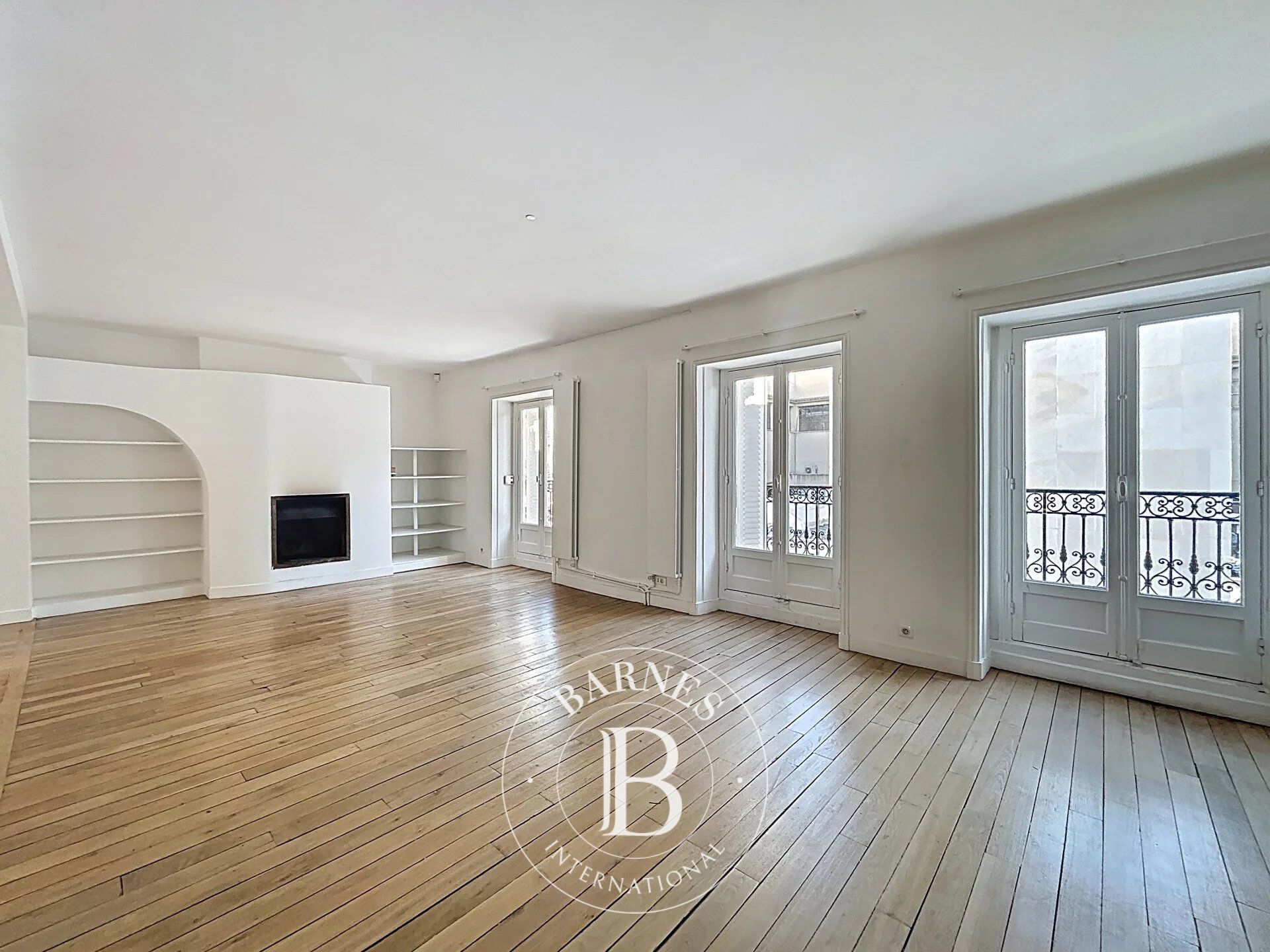 The BARNES rental service presents this property: - picture 2