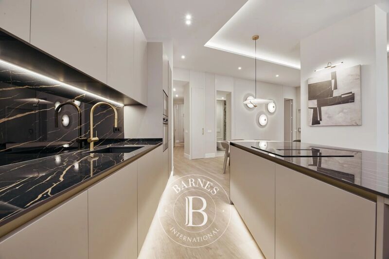 Exclusive property in the heart of Madrid – University – City center