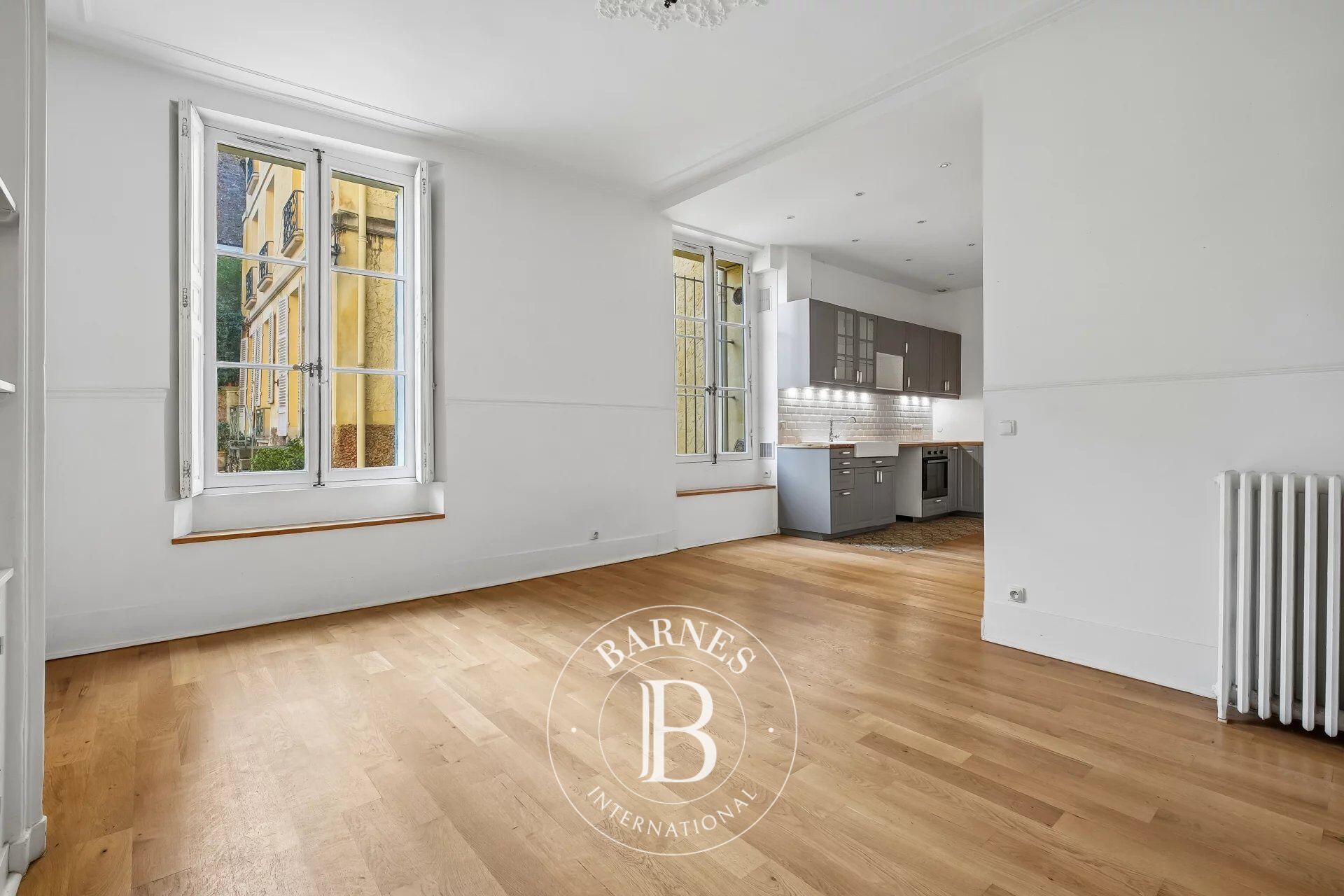 Versailles Notre-Dame/Montbauron - 4P traversant au rez-de-chaussée de 99 m² - picture 3