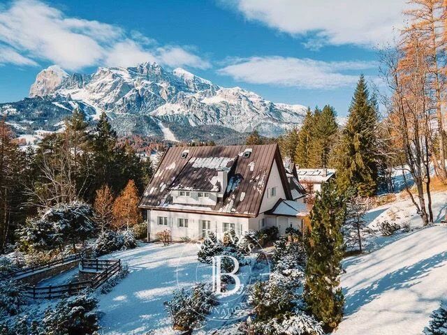 Zu verkaufen, Villa Cortina d'Ampezzo - picture 1
