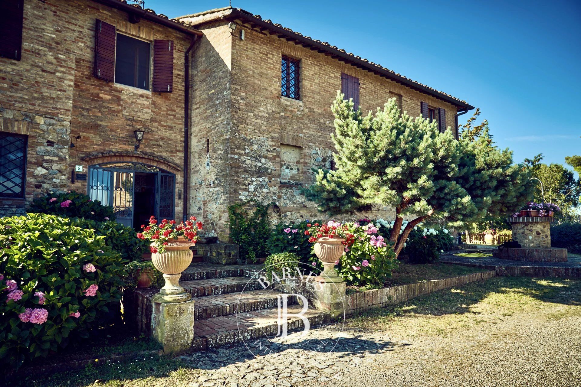 Siena, Encantador complejo inmobiliario en el corazón de la campiña sienesa - picture 3