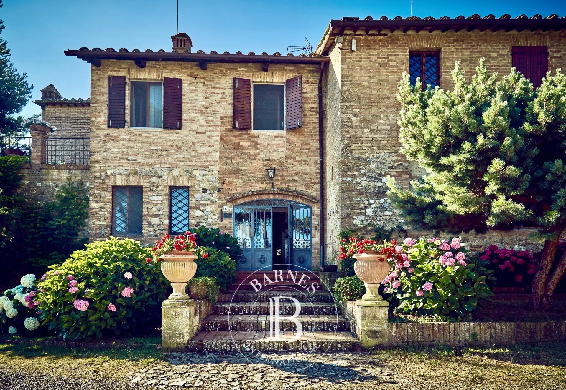 Siena, Encantador complejo inmobiliario en el corazón de la campiña sienesa - picture 2