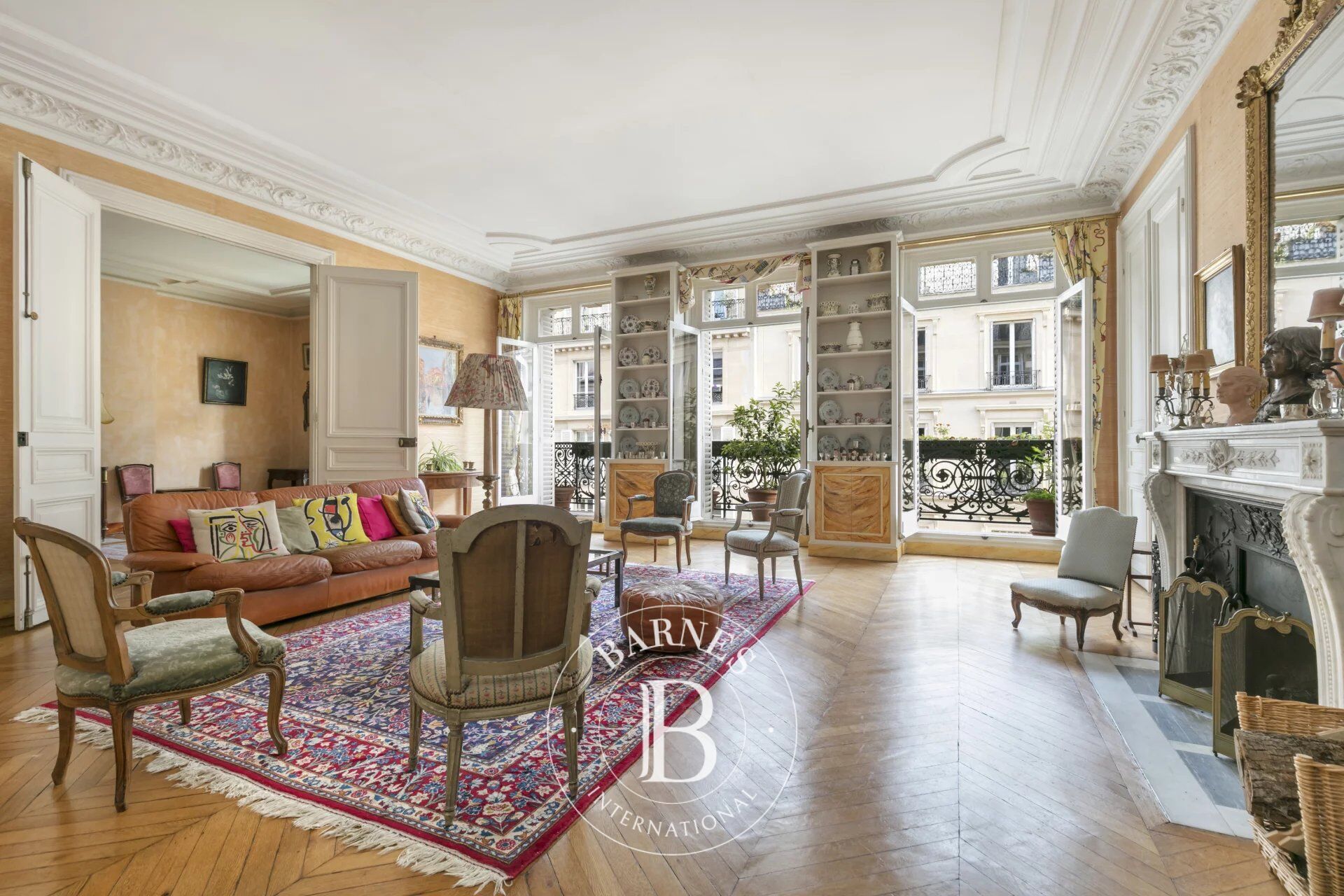 Piso Paris 8ème - picture 2