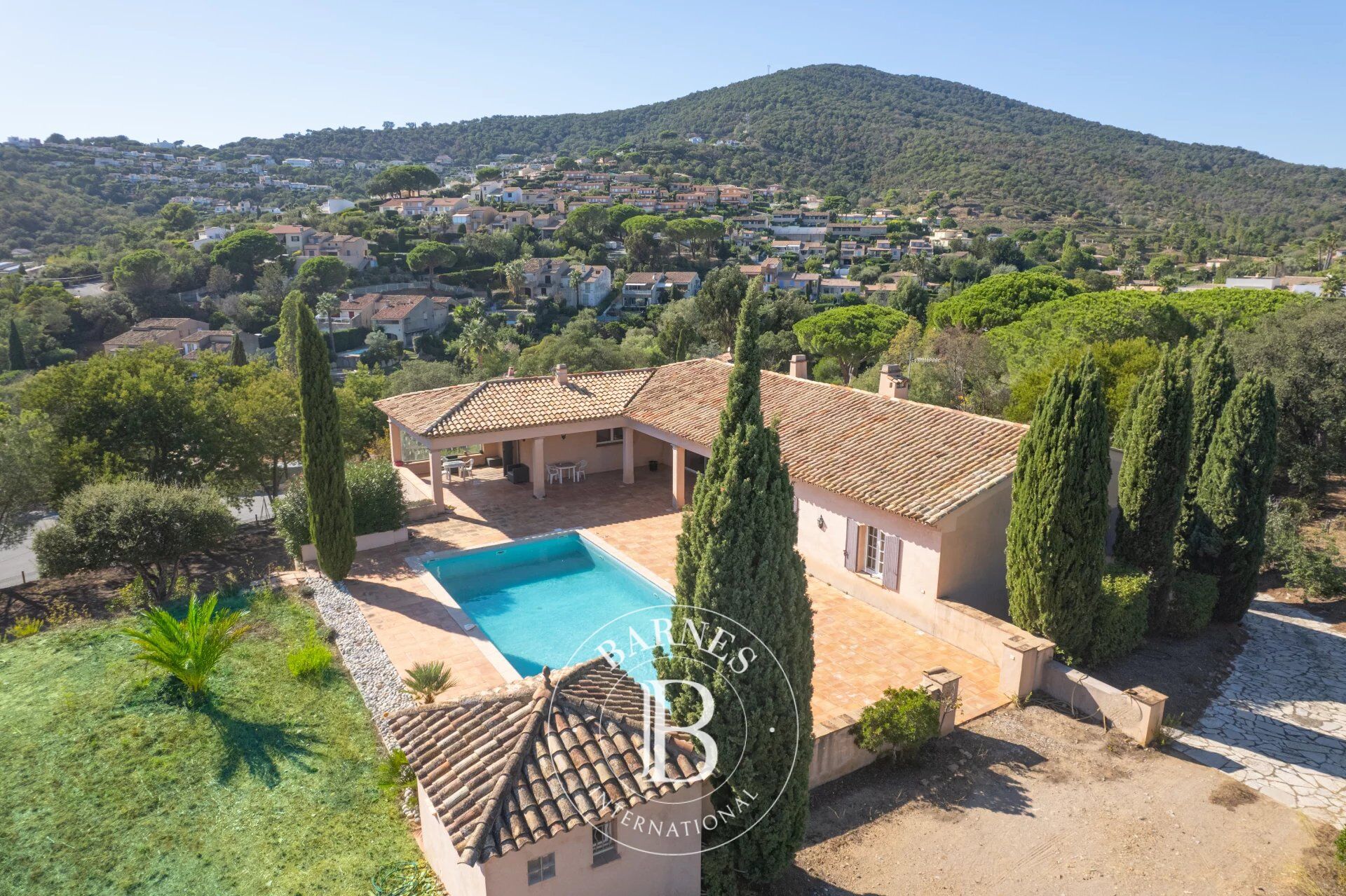 Villa Sainte-Maxime - picture 1