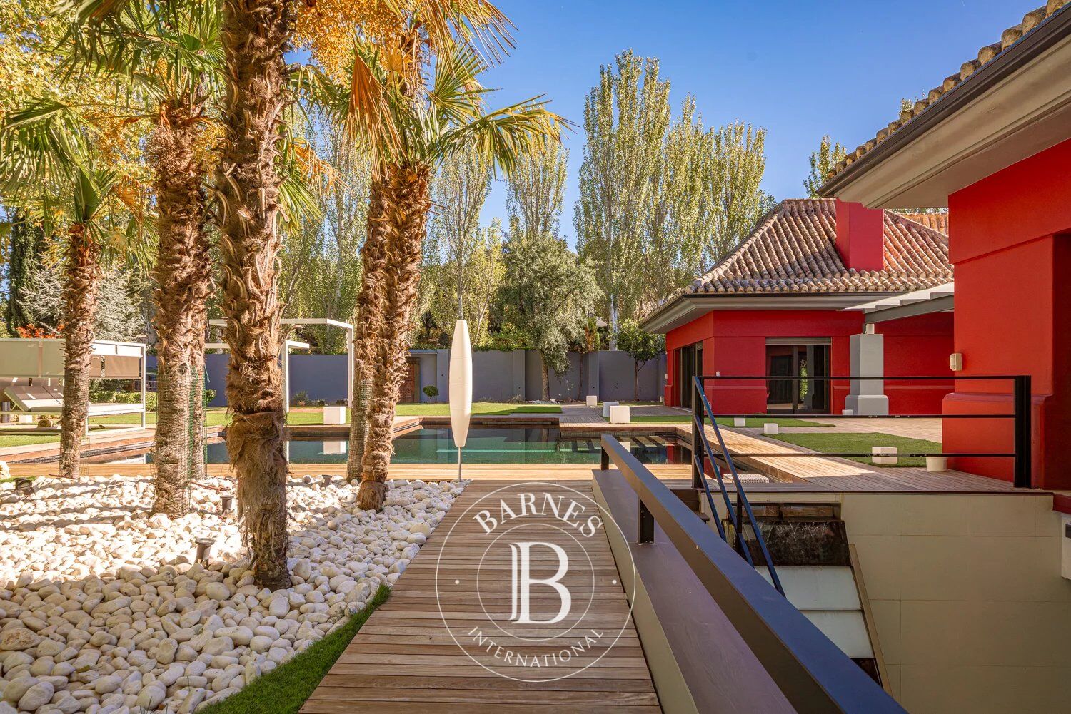 Casa de elegancia contemporánea en el corazón de La Moraleja - picture 2