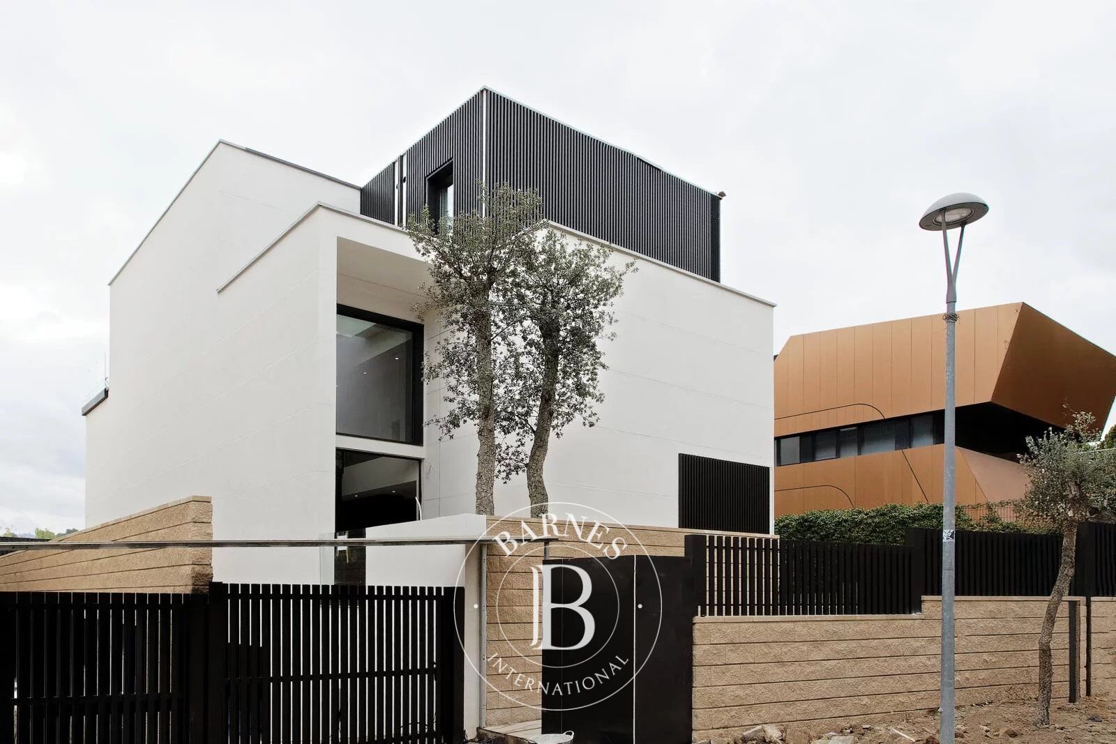 Résidence Contemporaine de Luxe avec Vue sur le Golf au Cœur de Sant Cugat - picture 2