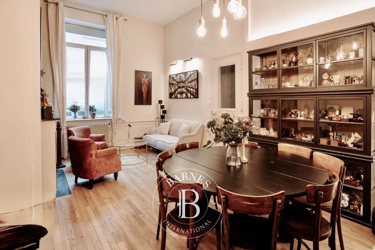 Typical Old Lille House & Rooftop - picture 3