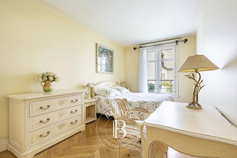 For Sale Apartment | Paris 7ème - picture 3