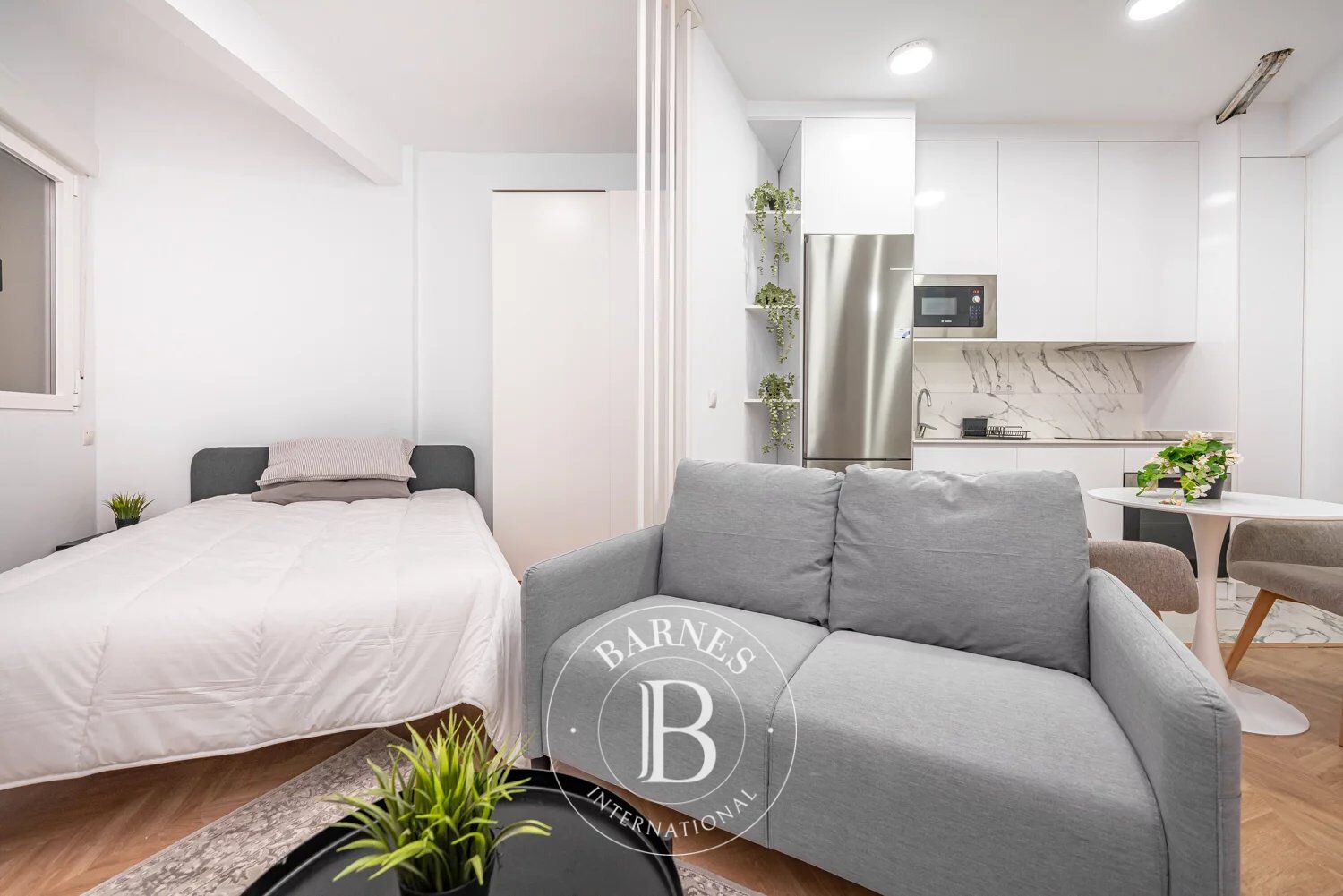 Luxuriös renoviertes Studio neben der IE University - picture 1