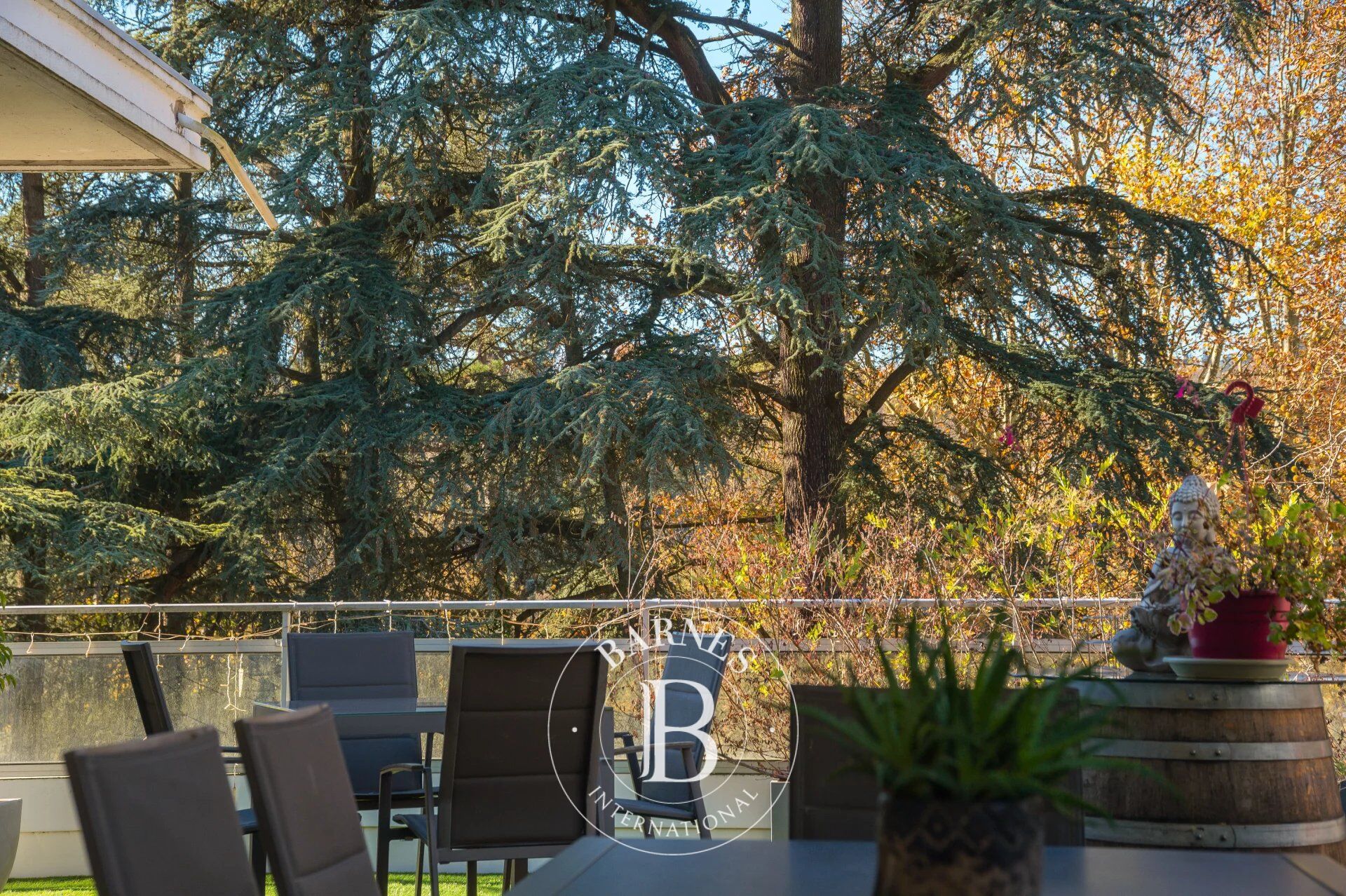 Caluire-et- Cuire - Quais de Saône - Toit terrasse de 274 m² - Terrasse d'environ 300 m² -  10 Stationnements - 4 Chambres - picture 2