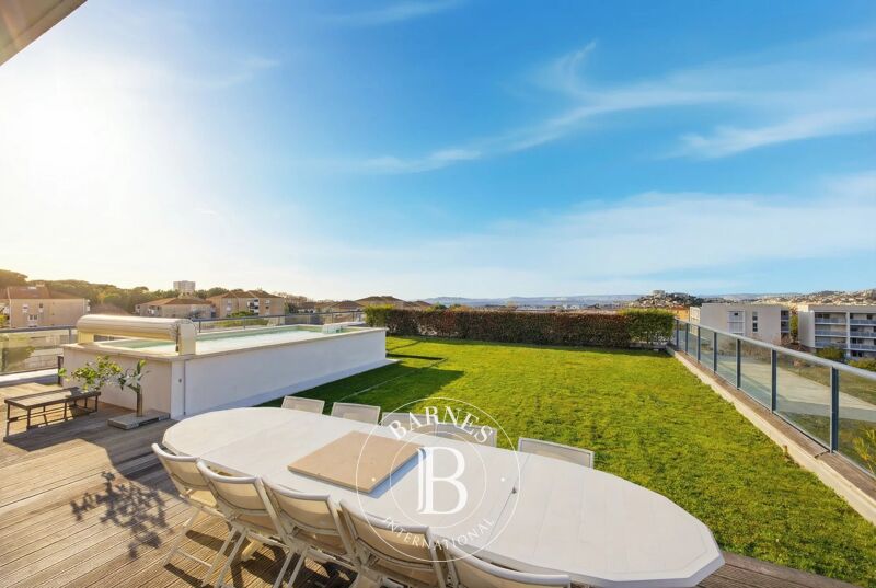 VENTE - MARSEILLE 13008  - DERNIER ETAGE - TERRASSE
