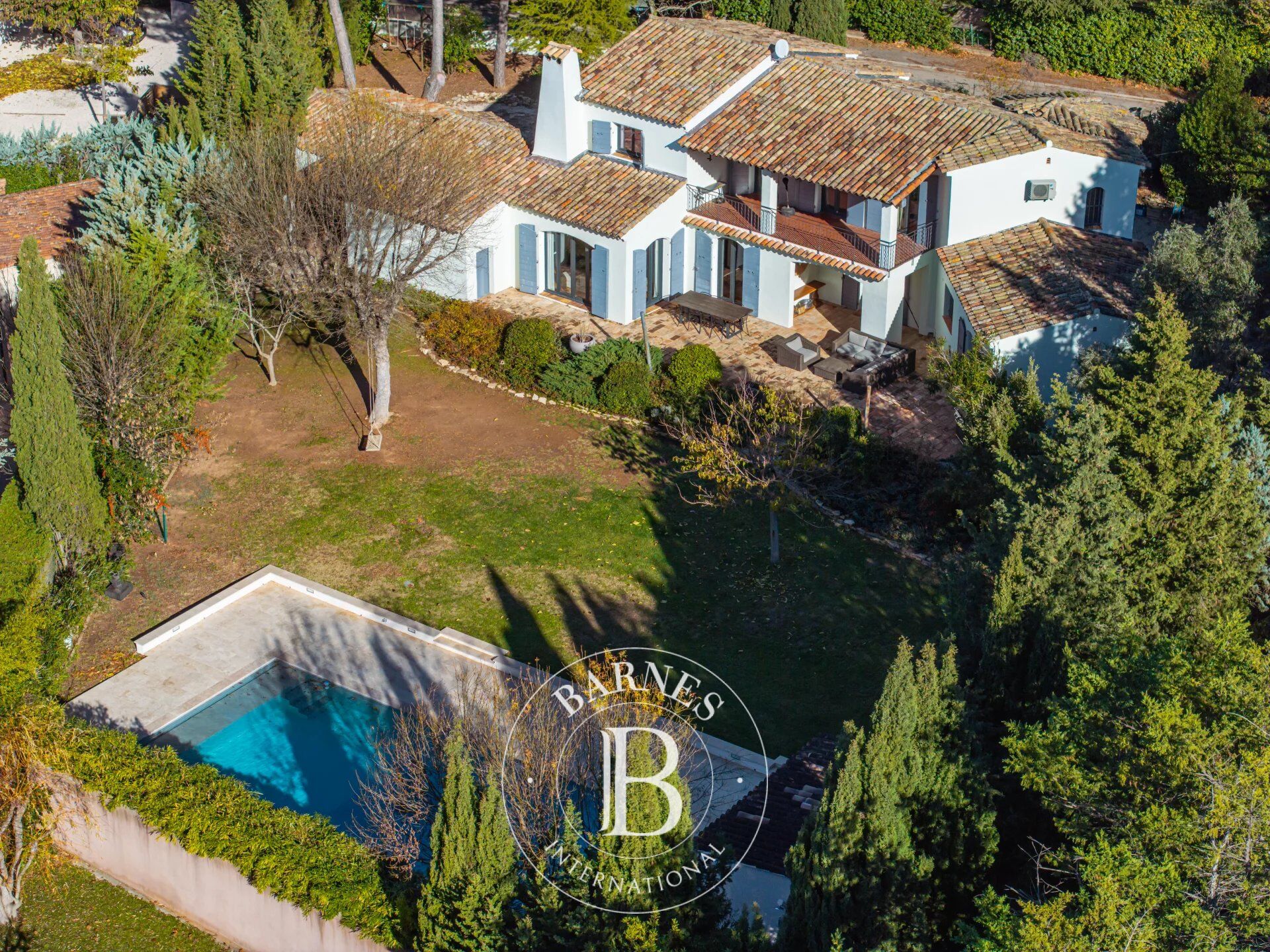 AIX-EN-PROVENCE - MAISON FAMILIALE 278 M² - 5 CHAMBRES + 1 STUDIO - JARDIN 2030 M² - PISCINE - picture 1