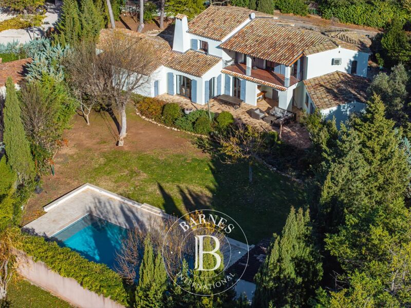 AIX-EN-PROVENCE - MAISON FAMILIALE 278 M² - 5 CHAMBRES + 1 STUDIO - JARDIN 2030 M² - PISCINE