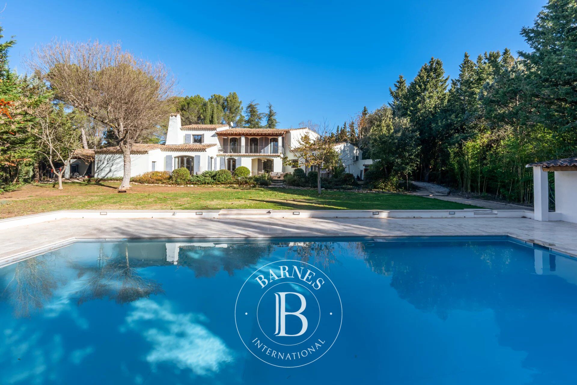 AIX-EN-PROVENCE - MAISON FAMILIALE 278 M² - 5 CHAMBRES + 1 STUDIO - JARDIN 2030 M² - PISCINE - picture 2