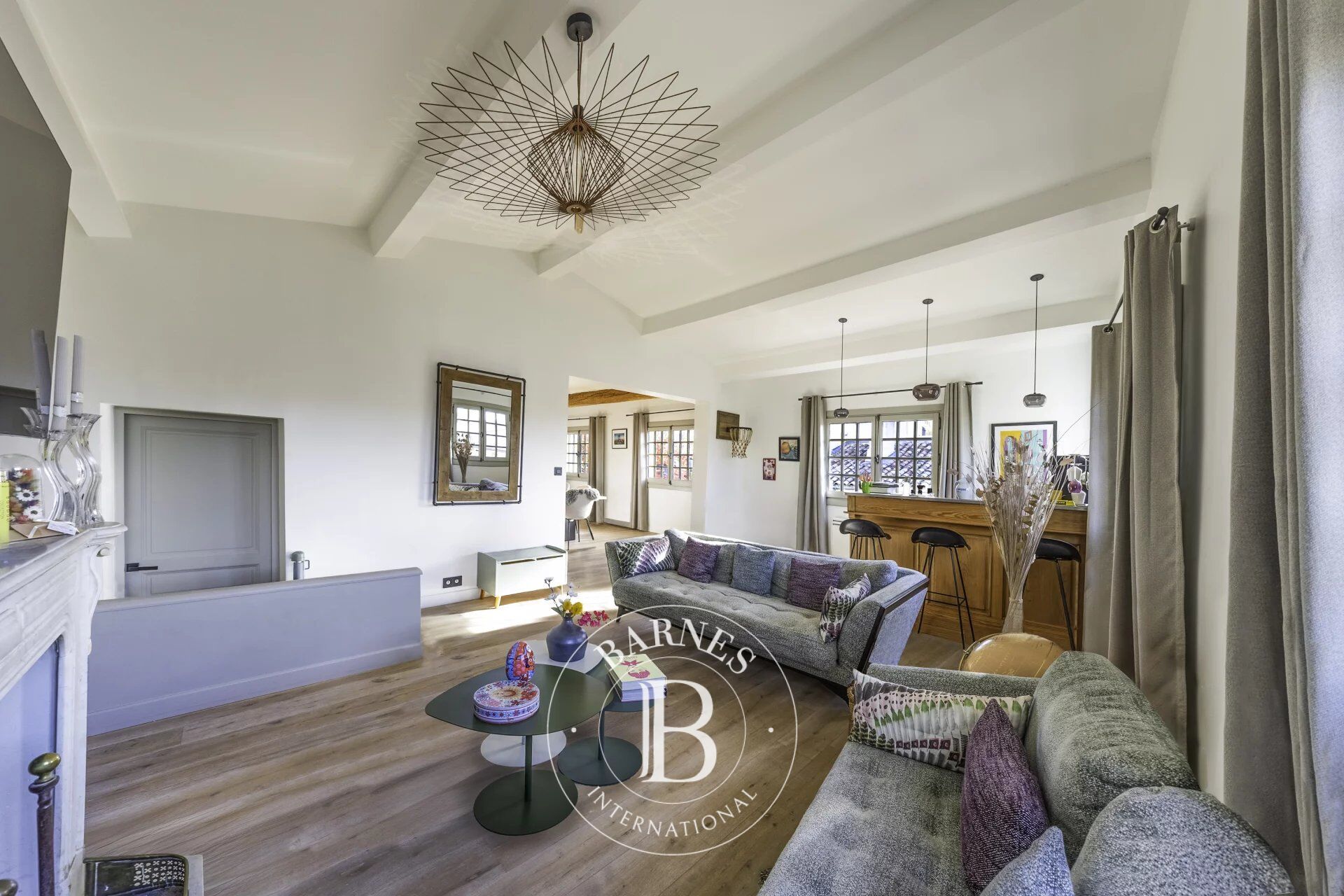 UNDER SALE OFFER - AIX-EN-PROVENCE – HISTORIC CITY CENTRE – APARTMENT 1938 SQ FT – TOP FLOOR OF 18TH-CENTURY PRIVATE MANSION – LIFT – TERRACE - picture 3