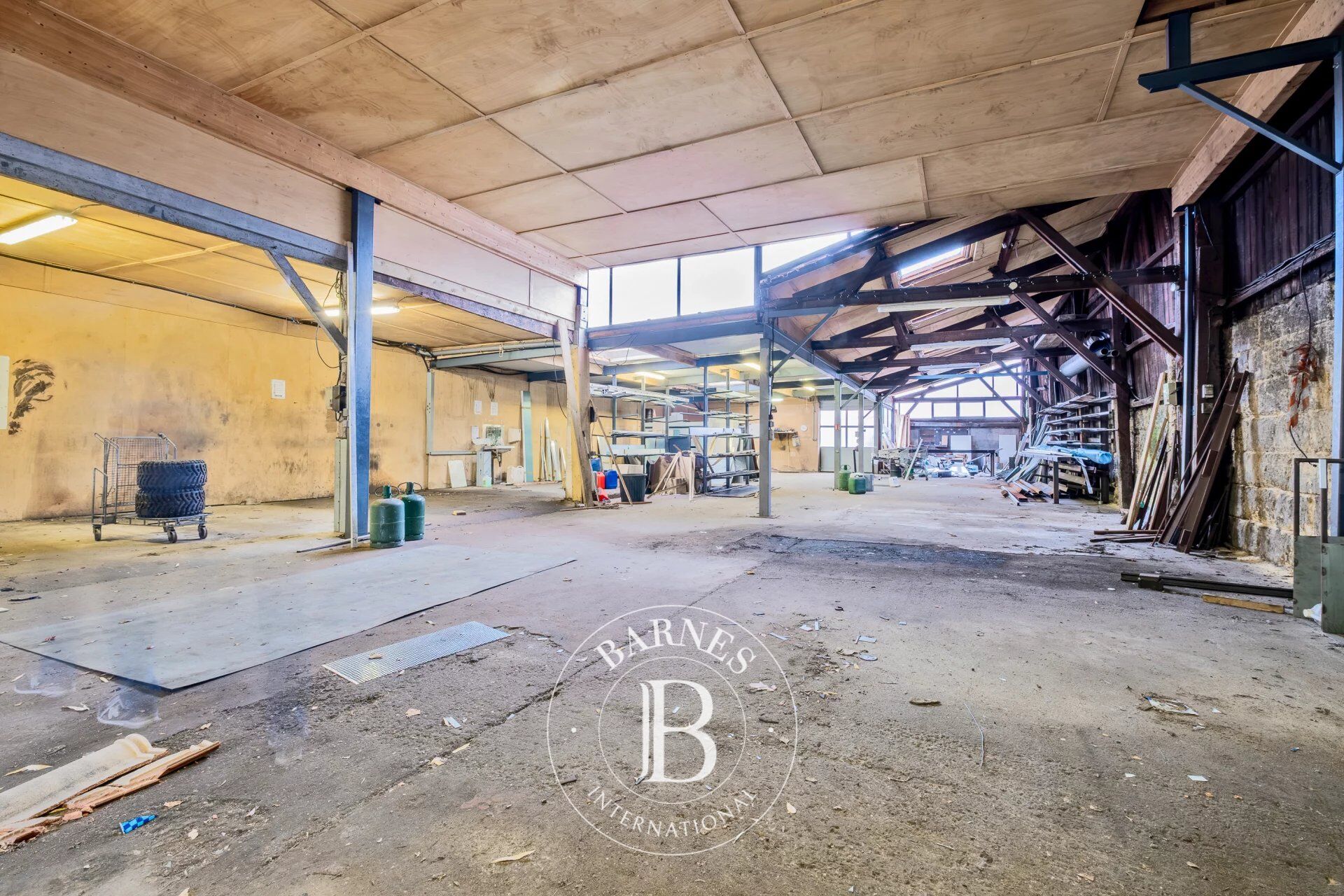 Le Bouscat Tivoli – 456 sqm Warehouse - picture 3